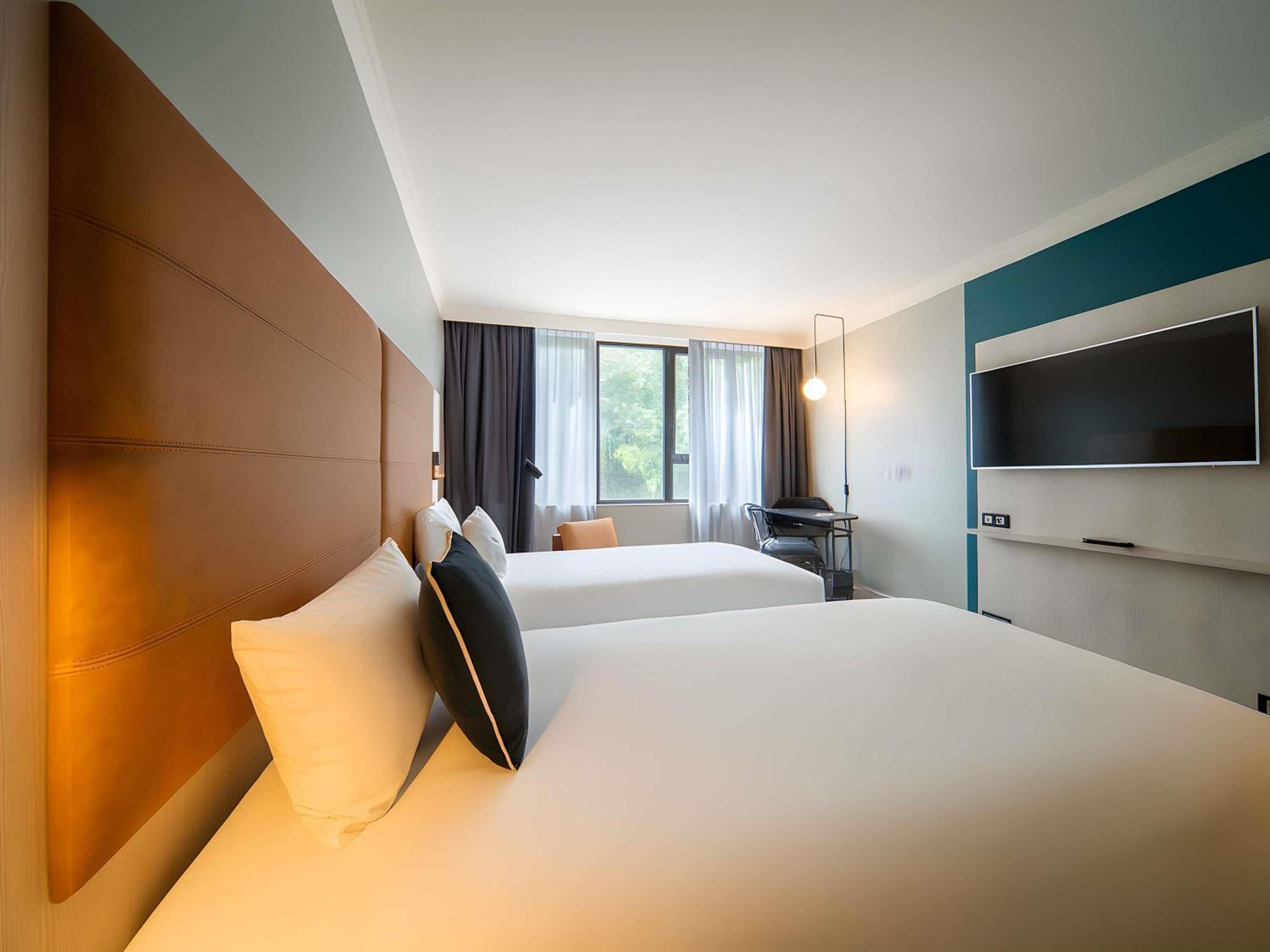 Superior Twin Room - City Side - Photo 2