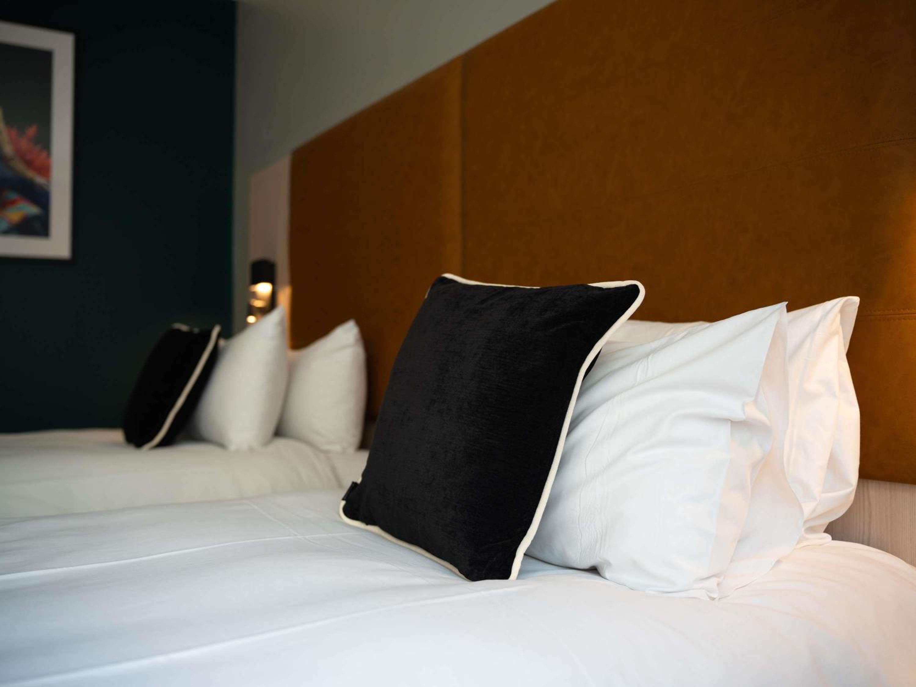 Superior Twin Room - City Side - Photo 3