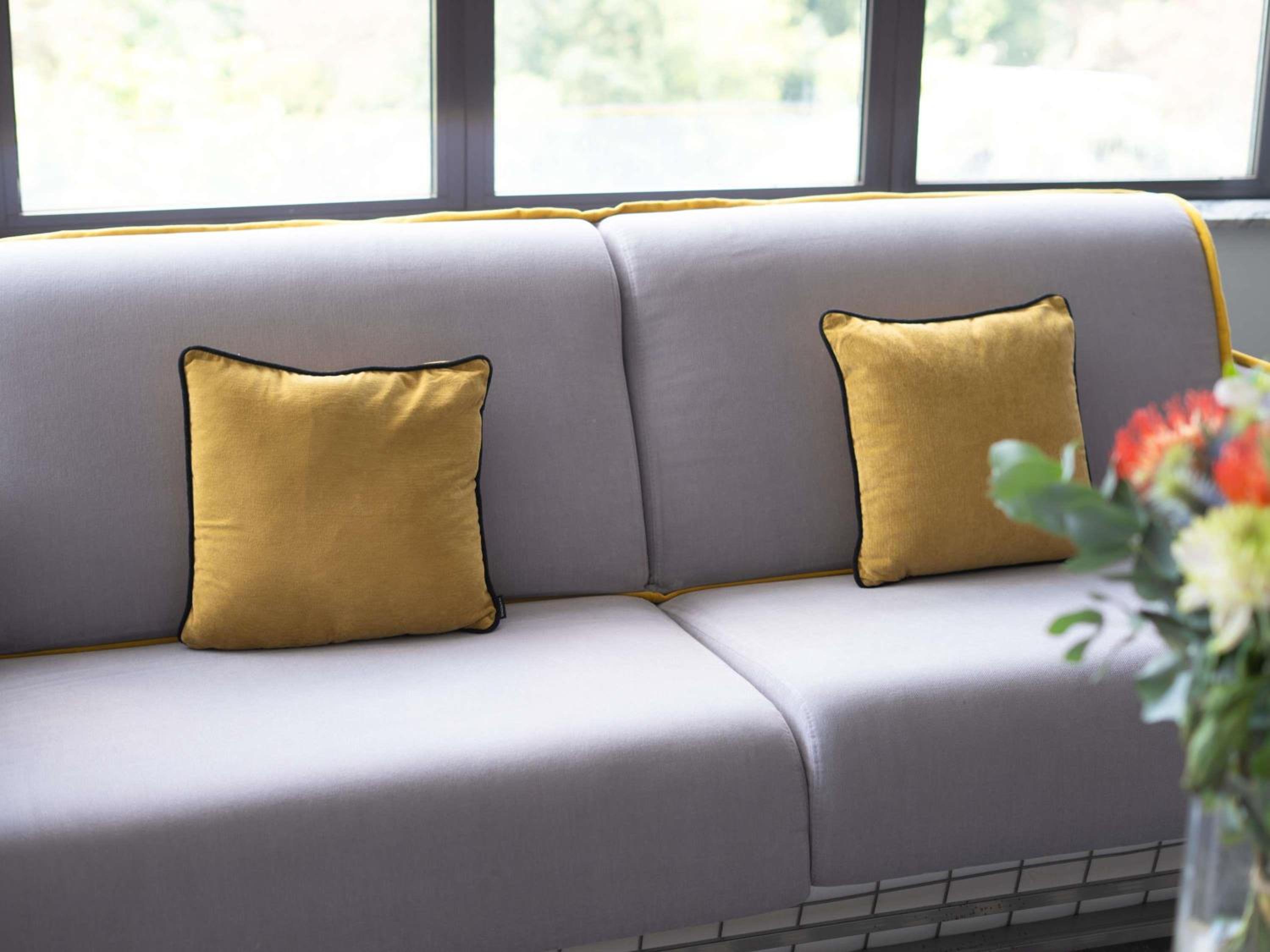Junior Suite with King Bed and Sofa Bed - Photo 3