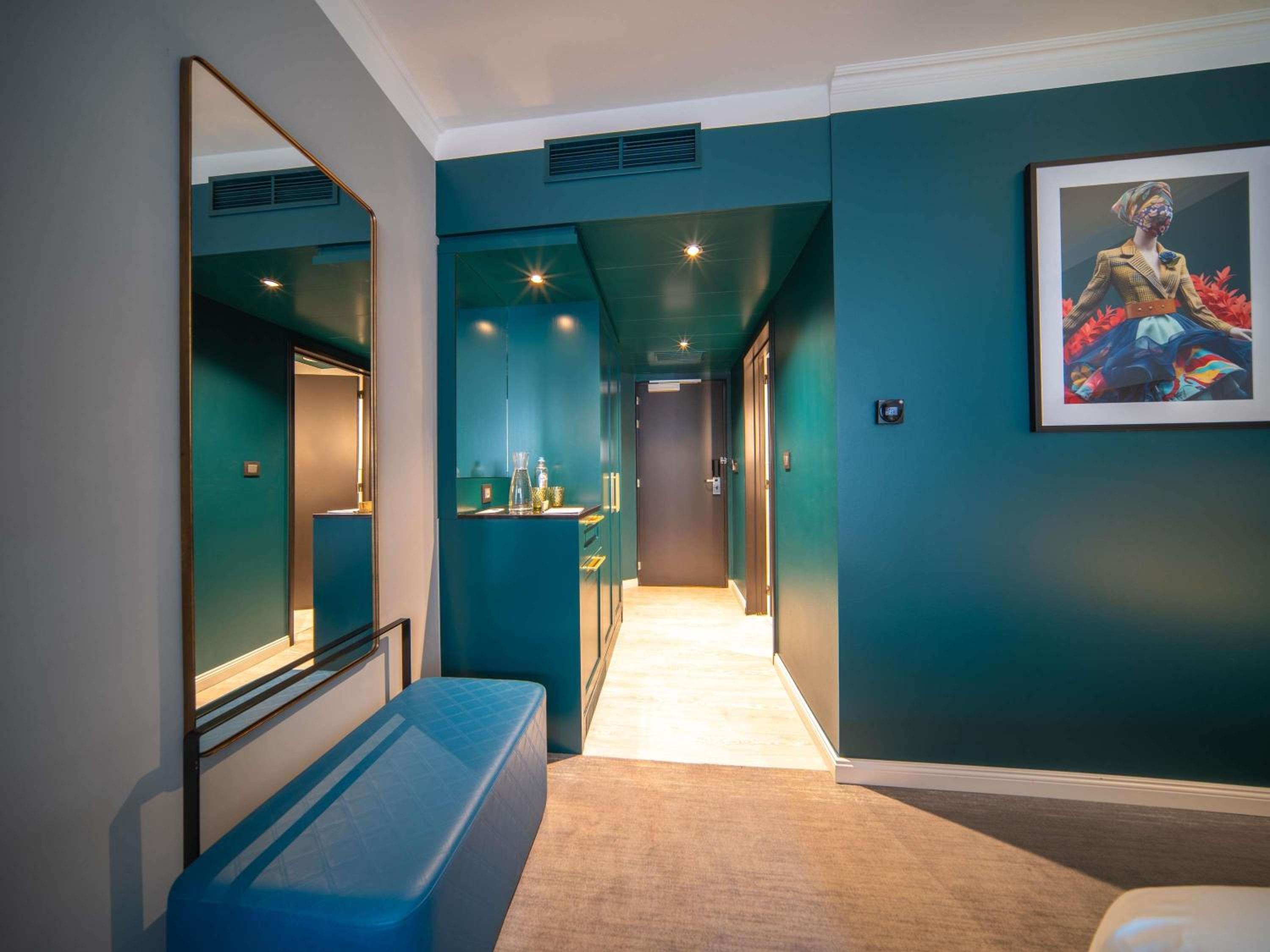 Superior Twin Room - City Side - Photo 4
