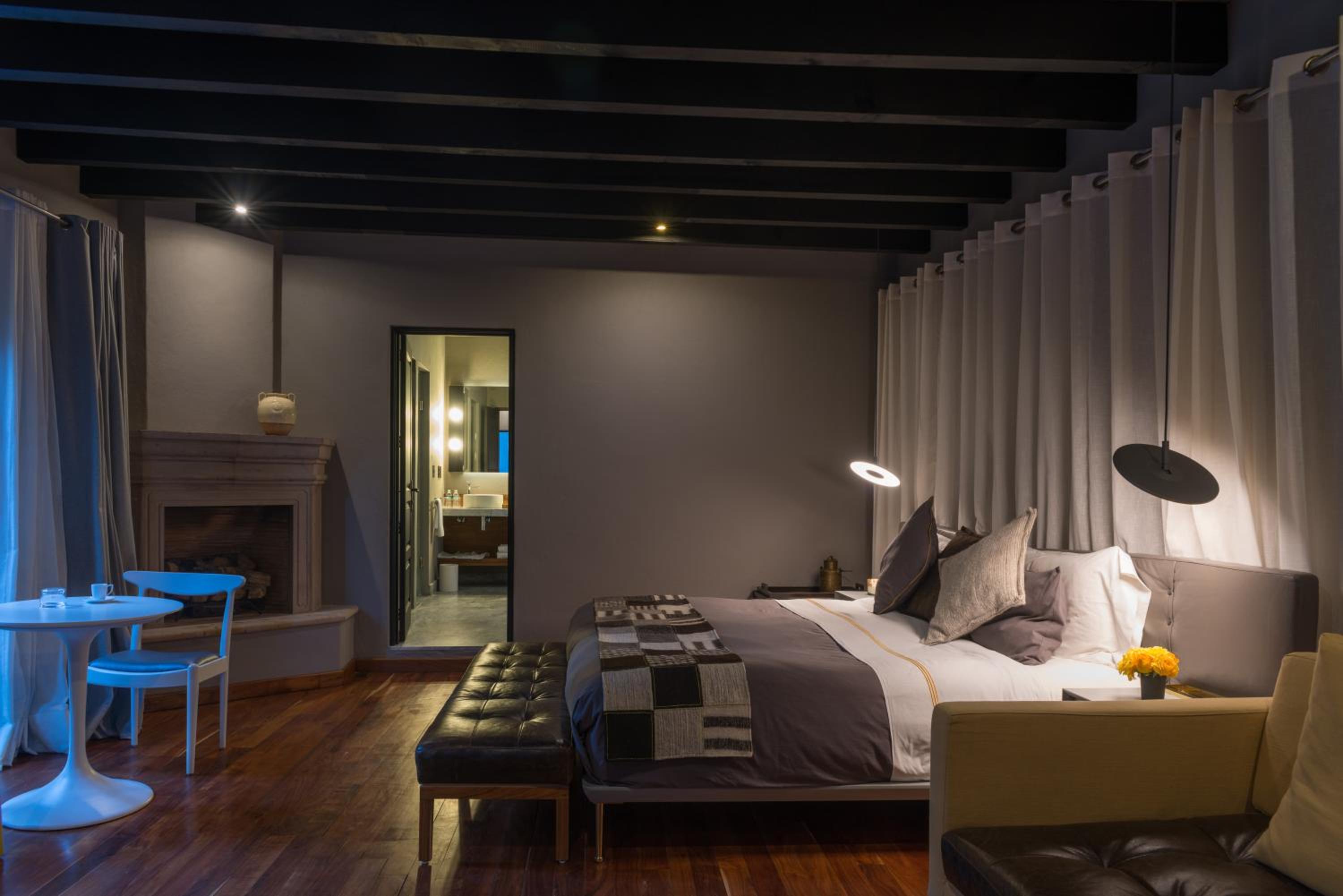 Signature Suite - Photo 27