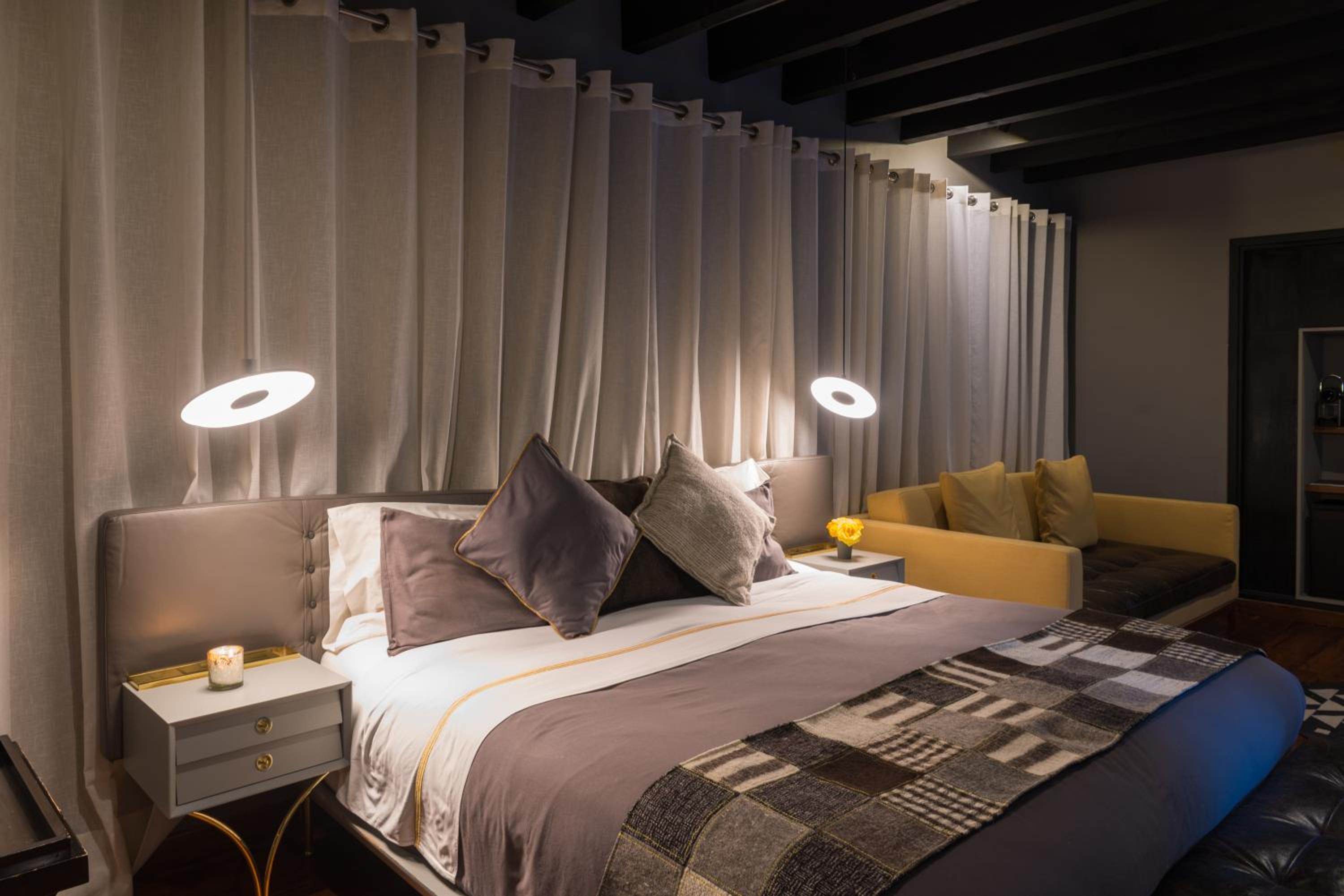 Signature Suite - Photo 20