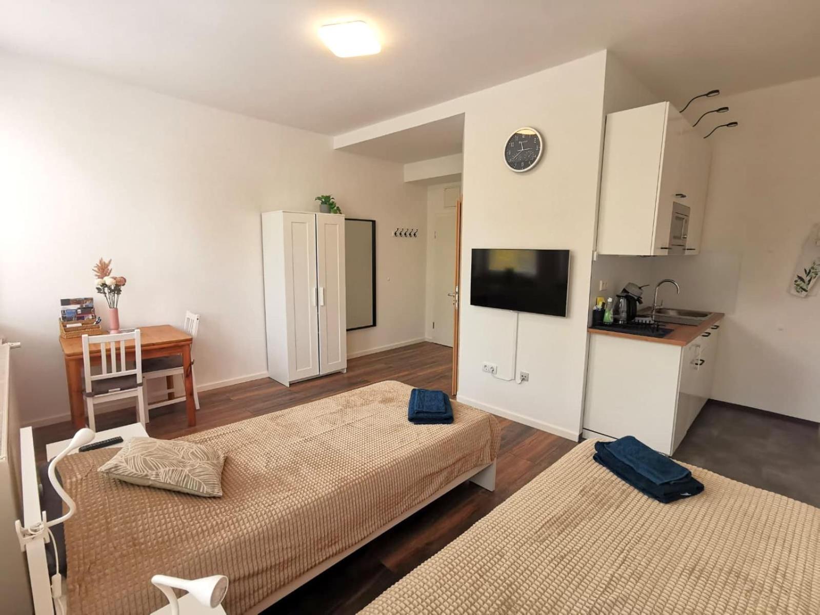 One-Bedroom Apartment photo 2