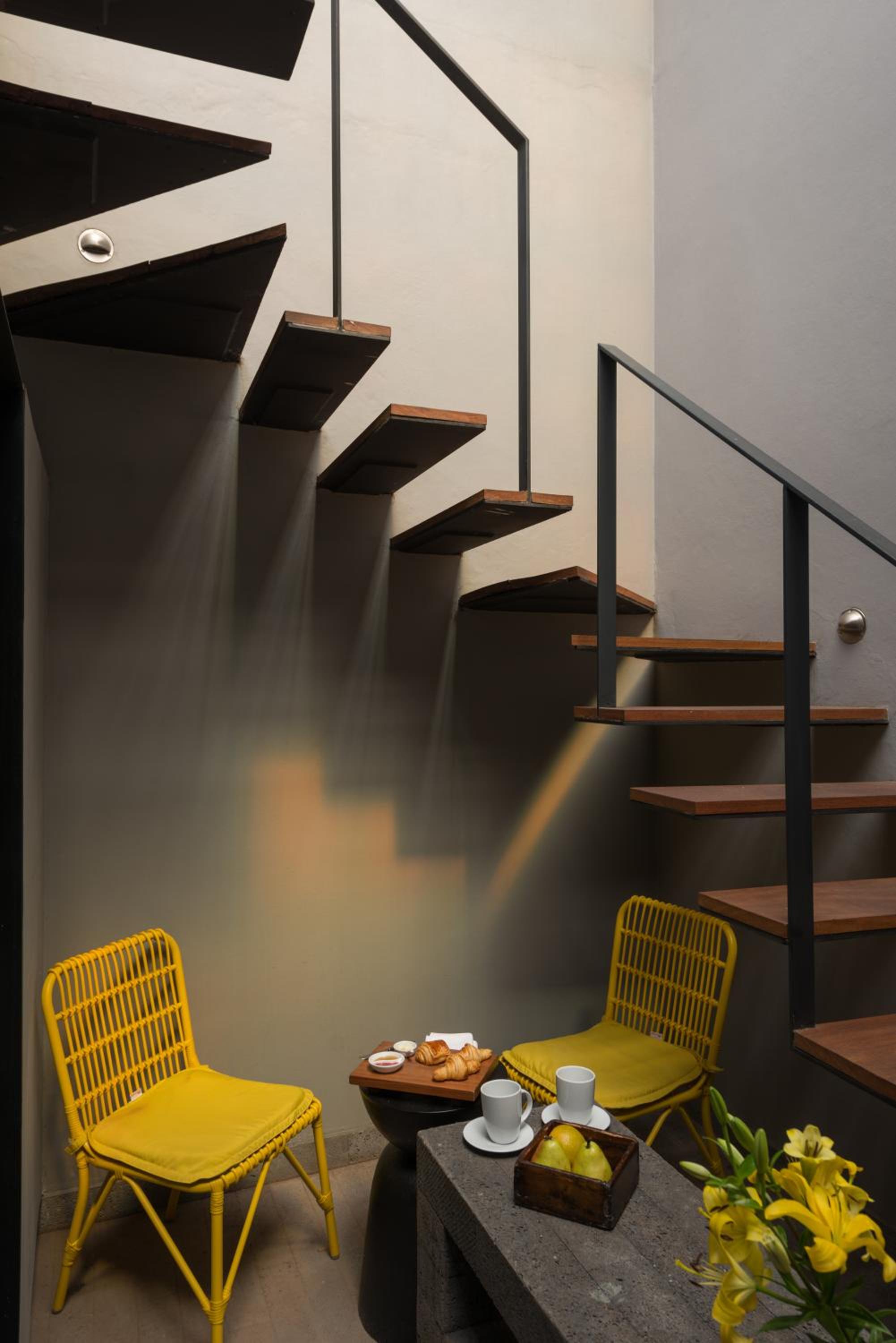 Signature Suite - Photo 7