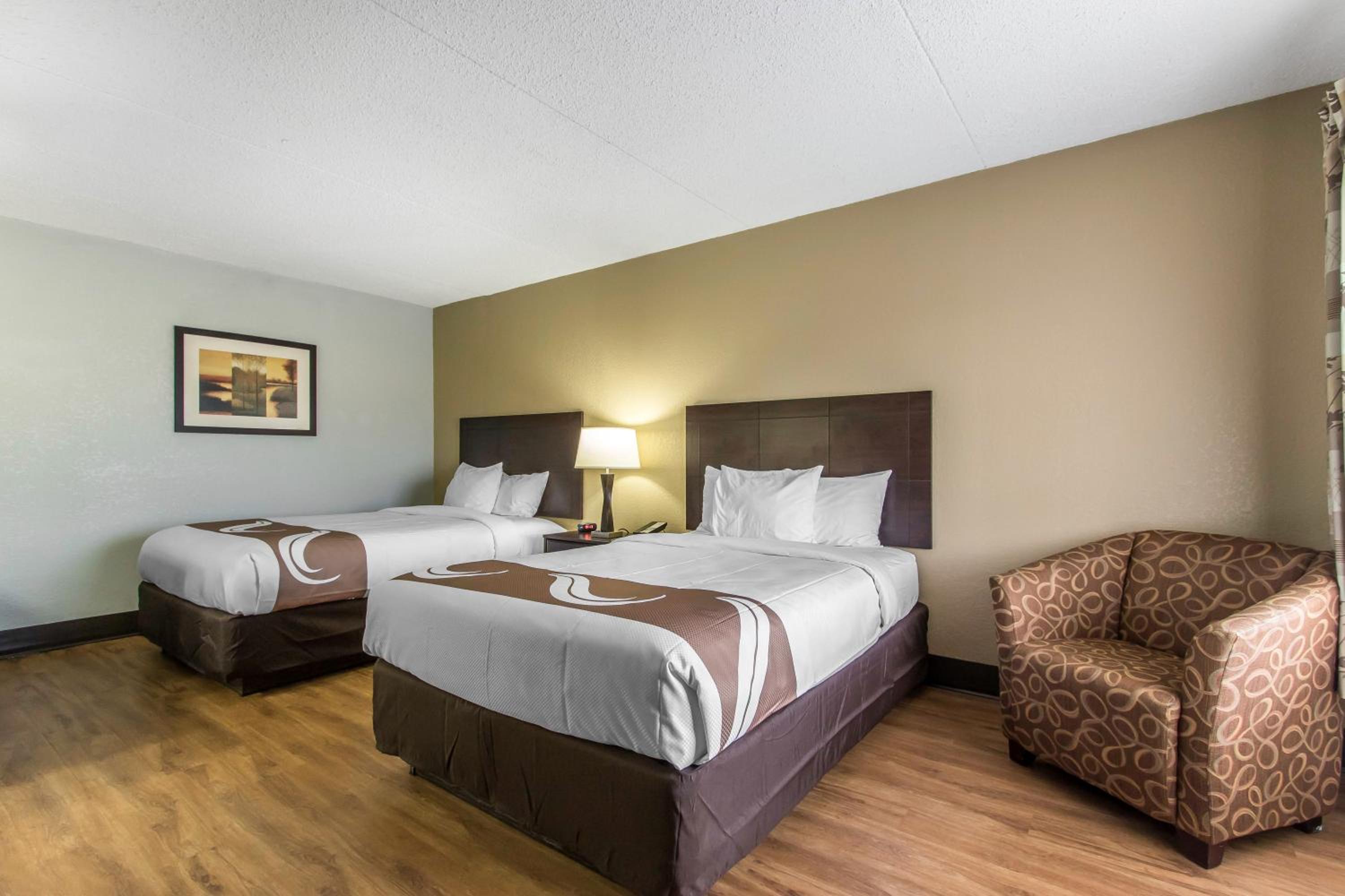 Double Room with Two Double Beds - Non-Smoking - Photo 2