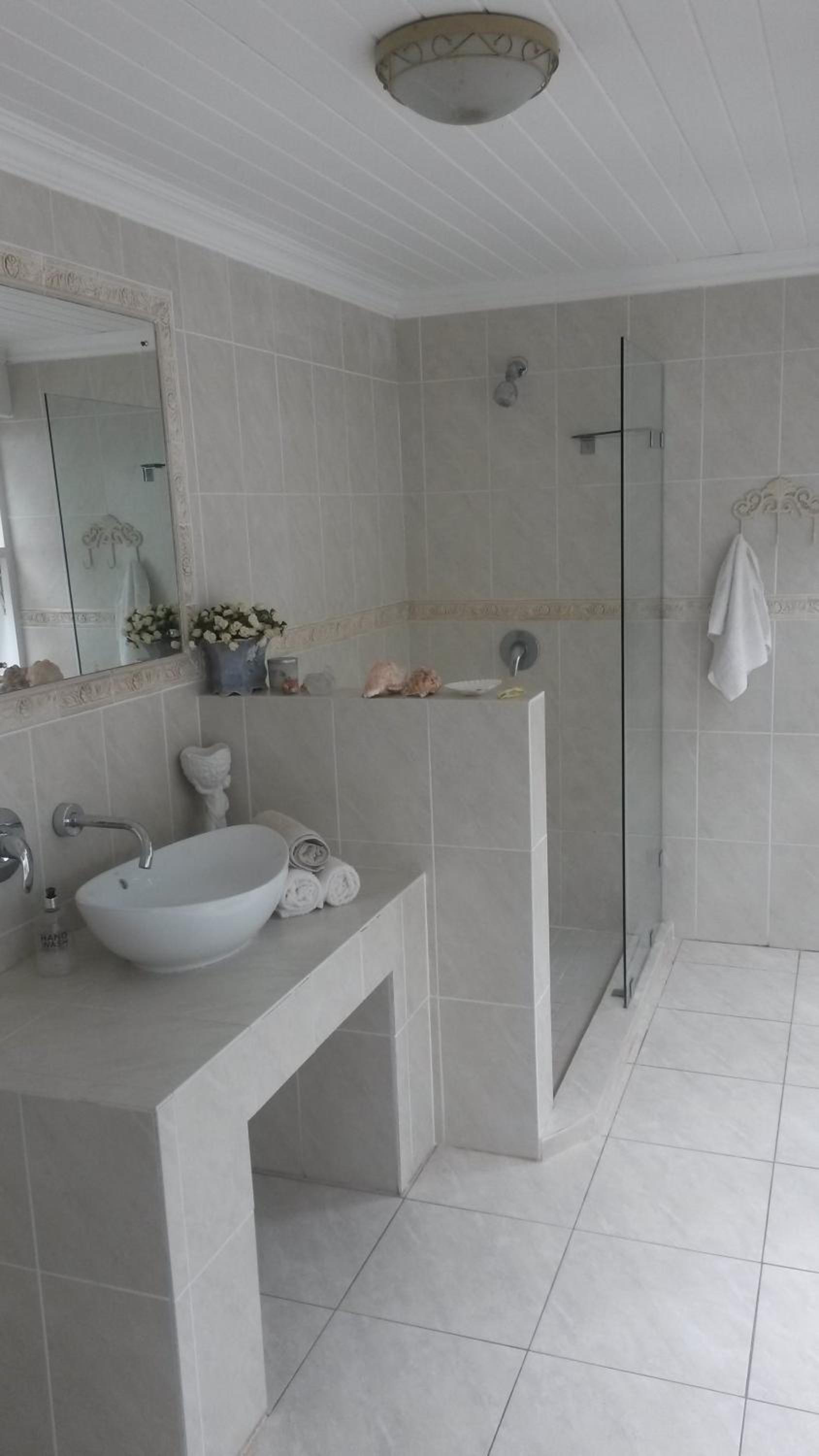 Double Room with Private External Bathroom photo 2