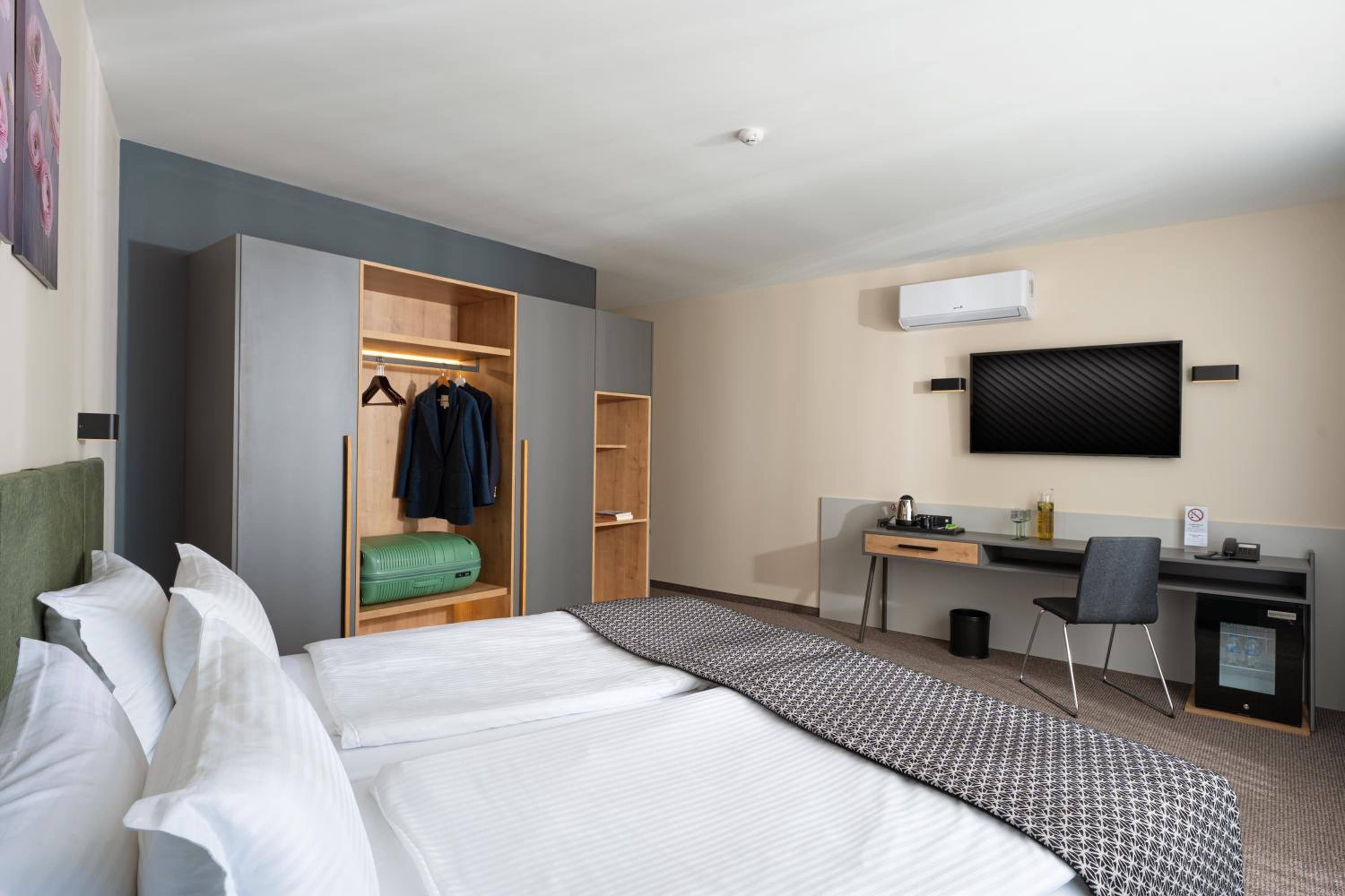 Superior Queen Room photo 2