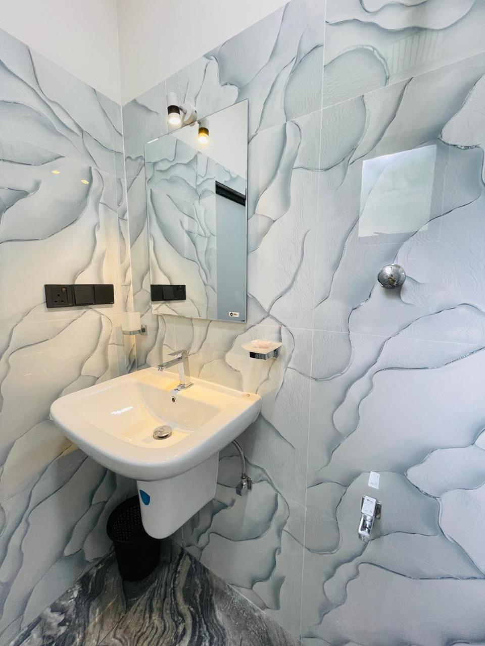 Deluxe King Room photo 3