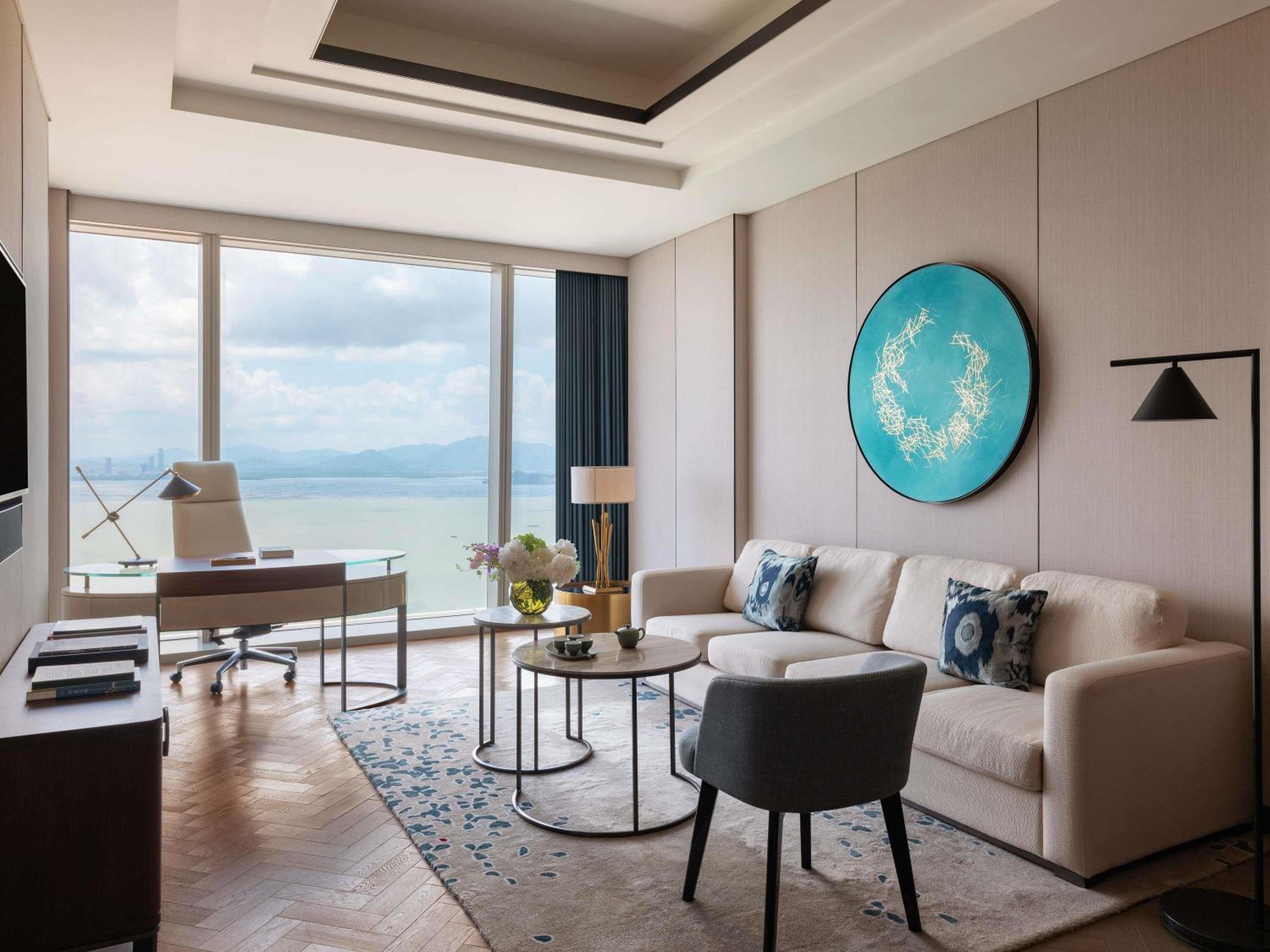 Metropolitan Suite - Photo 1