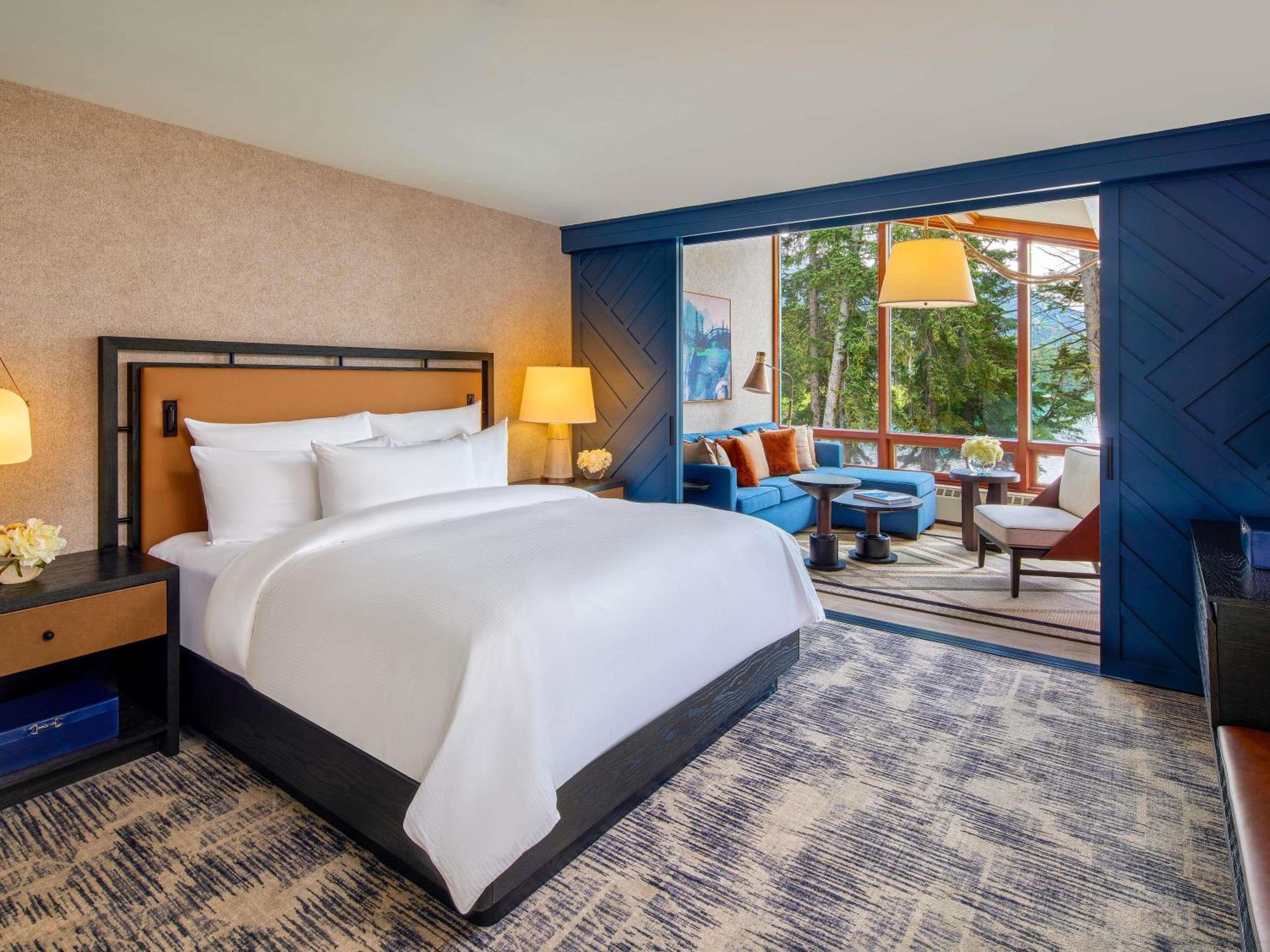 Junior King Suite with Lake View - Photo 3