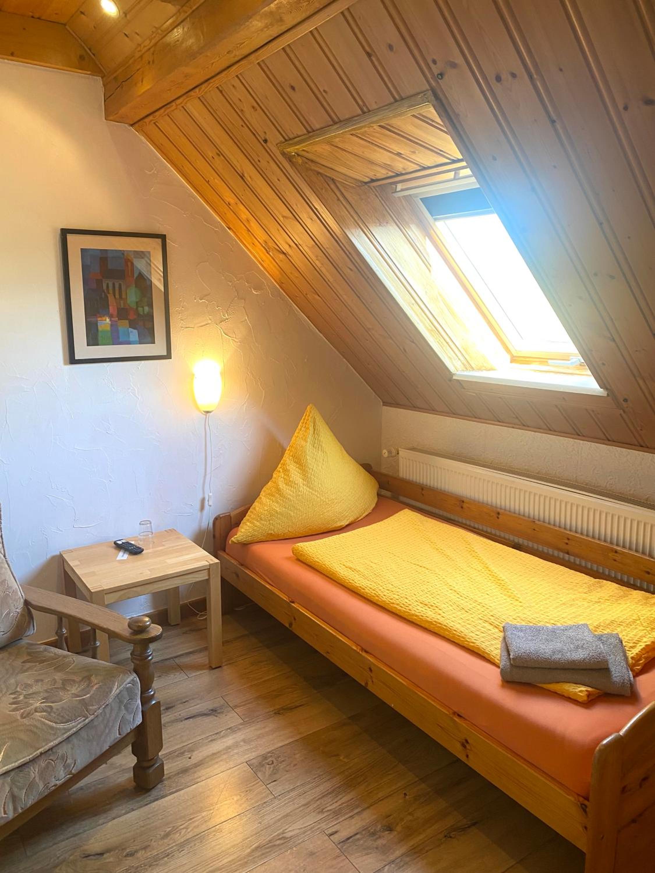 Single Room with Shared Bathroom photo 2