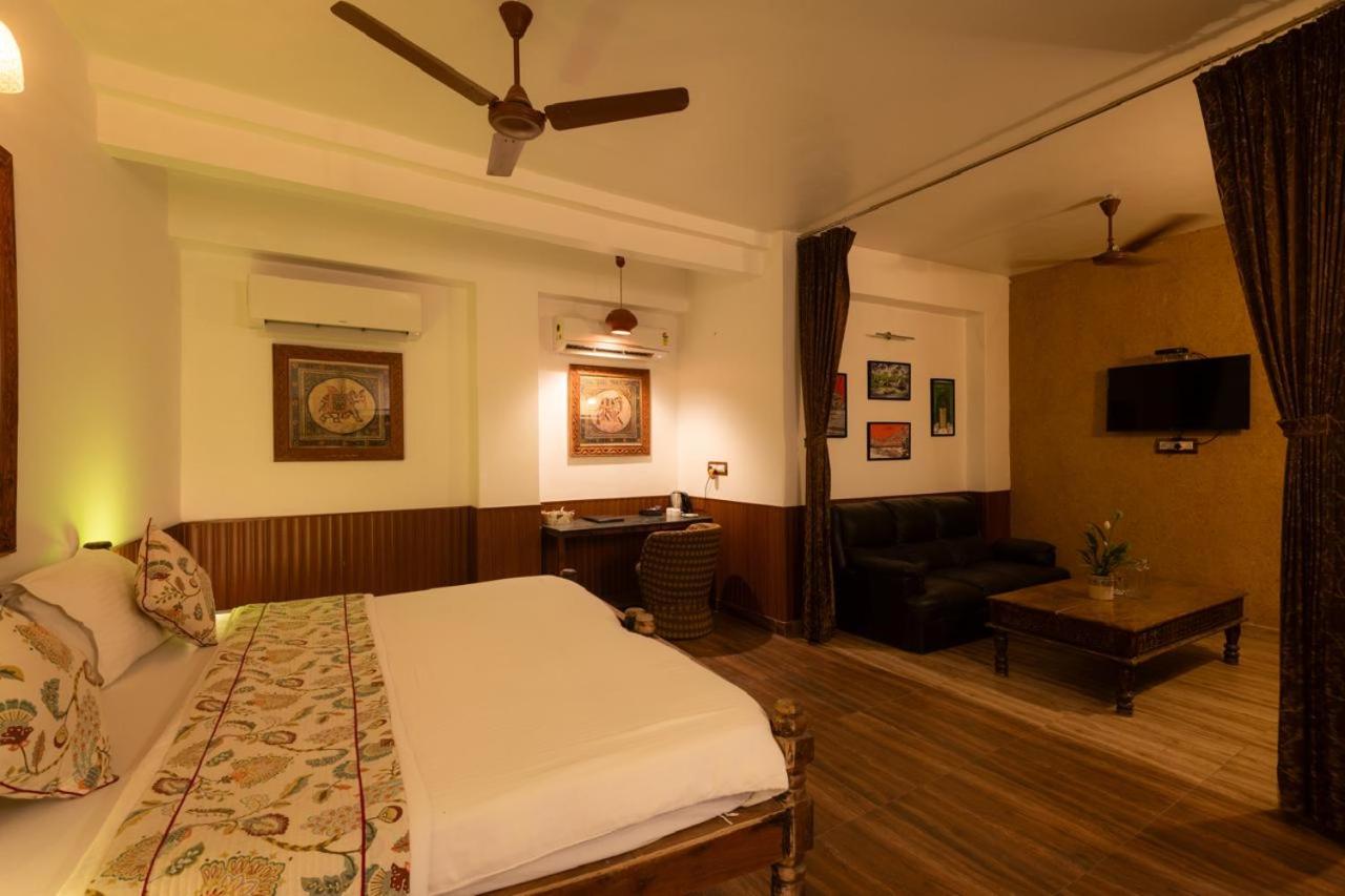 Suite with Spa Bath photo 2