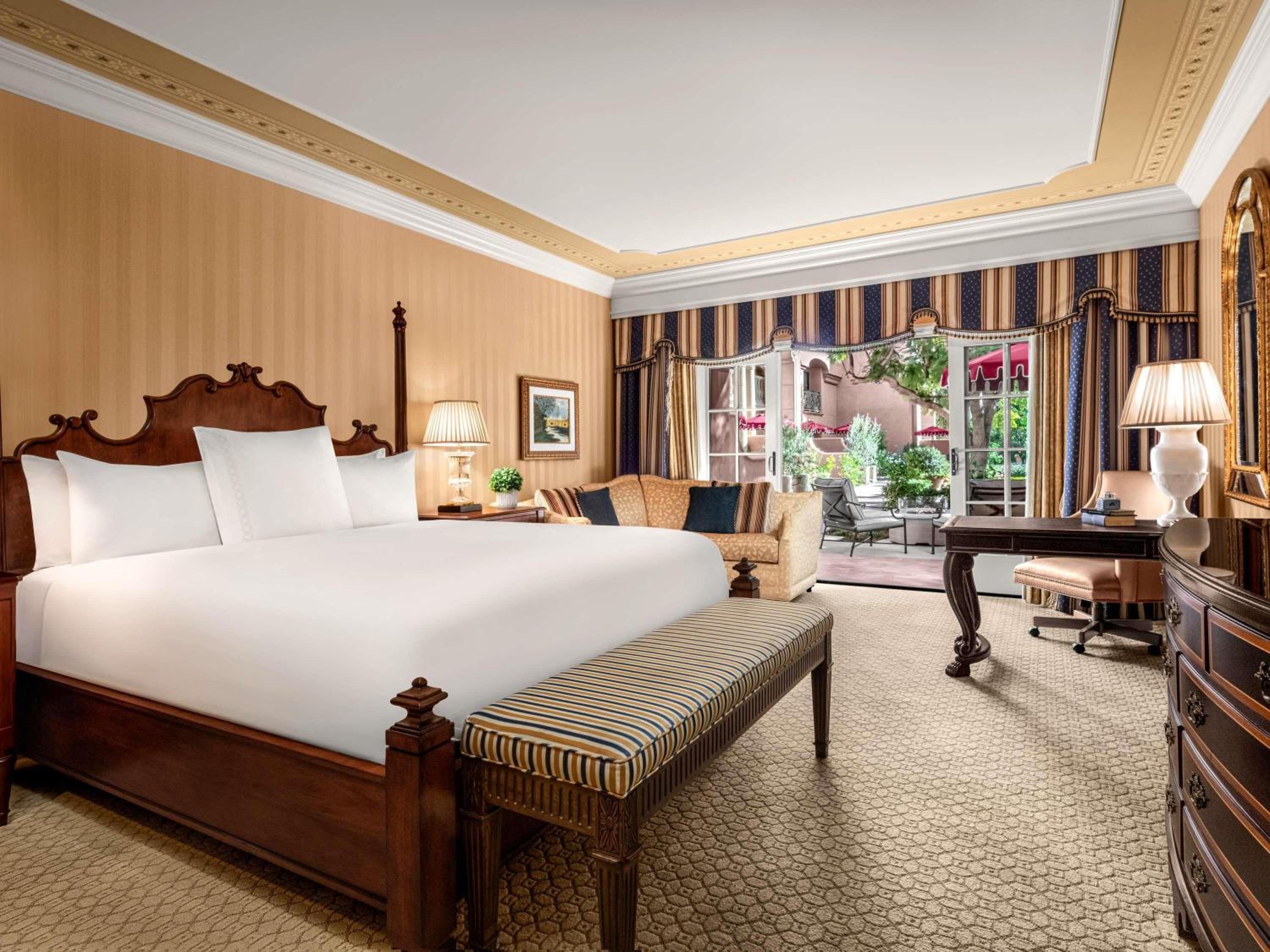 Deluxe King Room with Private Fireside Terrace and Resort View - Photo 4
