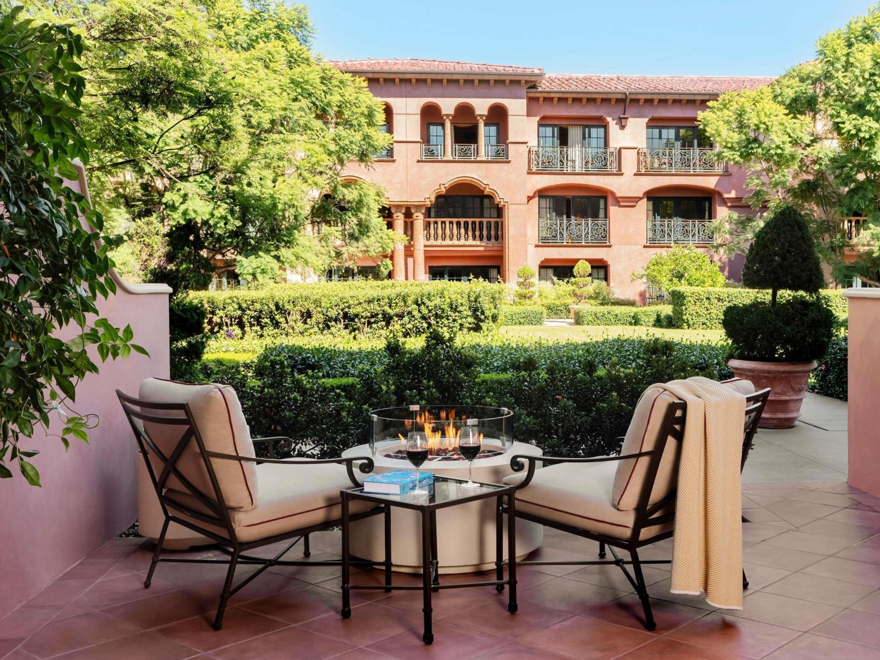 One-Bedroom Del Mar King Suite with Fireside - Photo 6