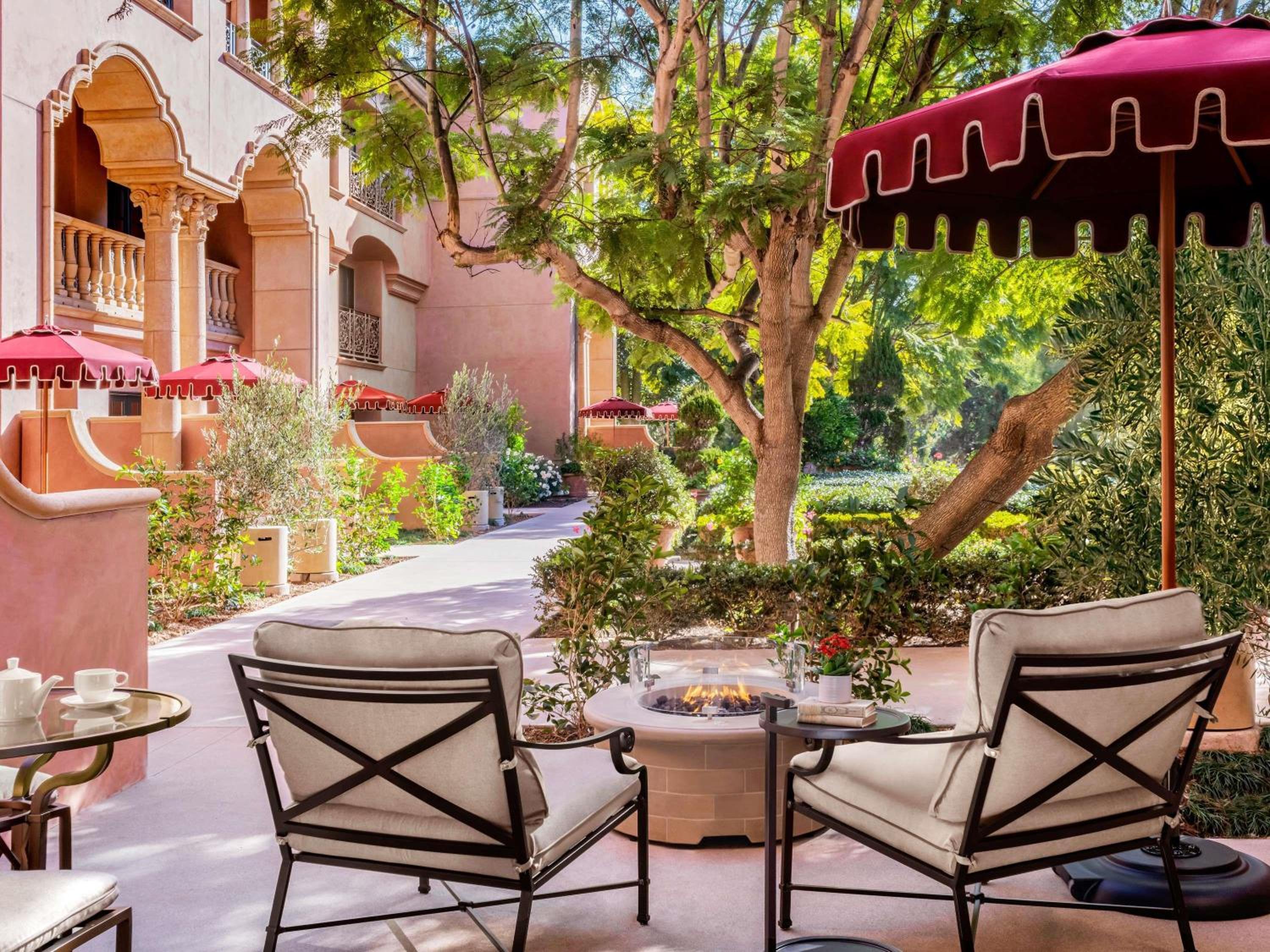 Deluxe Queen Room with Two Queen Beds and Private Fireside Terrace - Resort View - Photo 4
