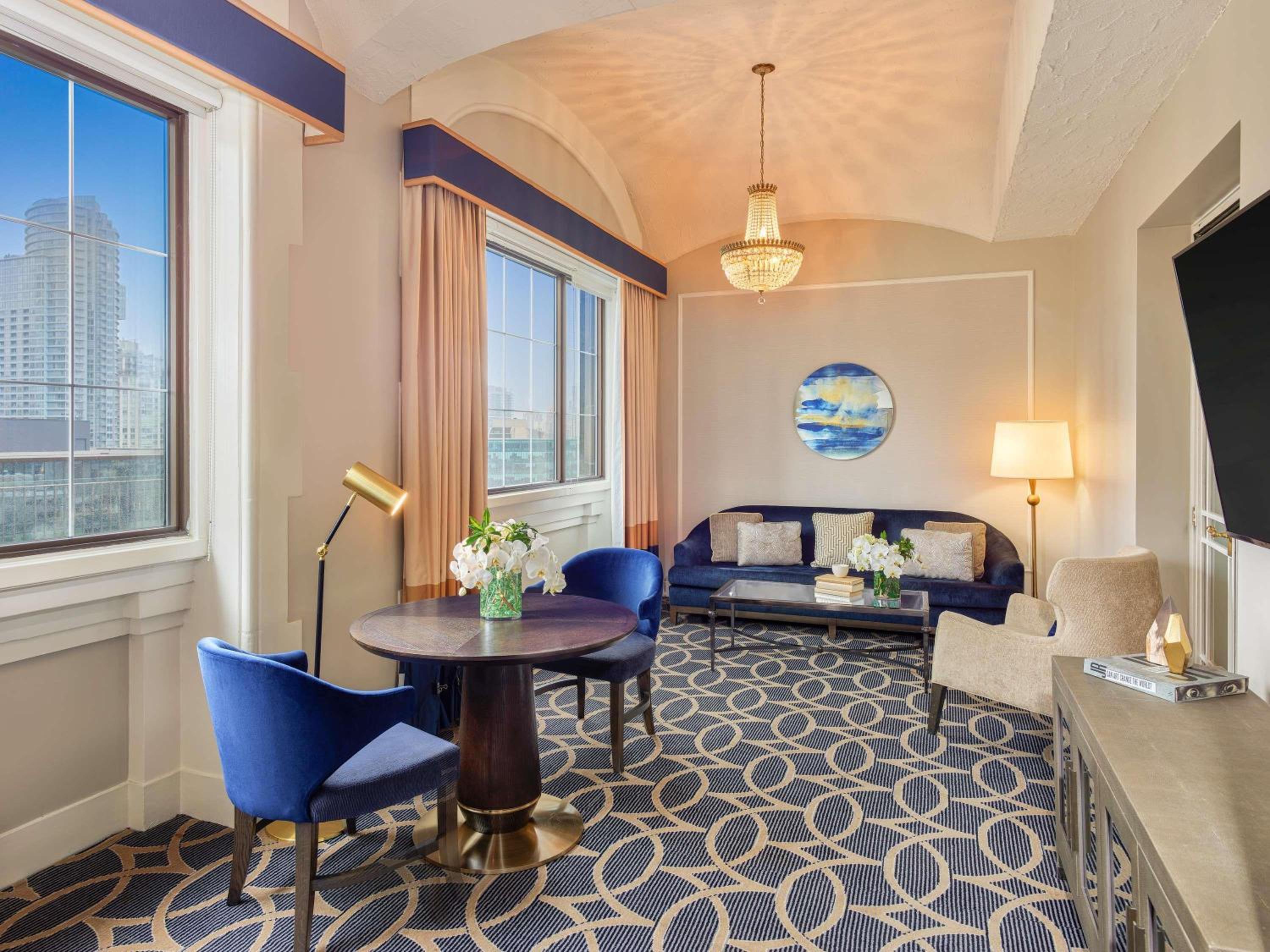 Fairmont Gold Executive Suite with City View