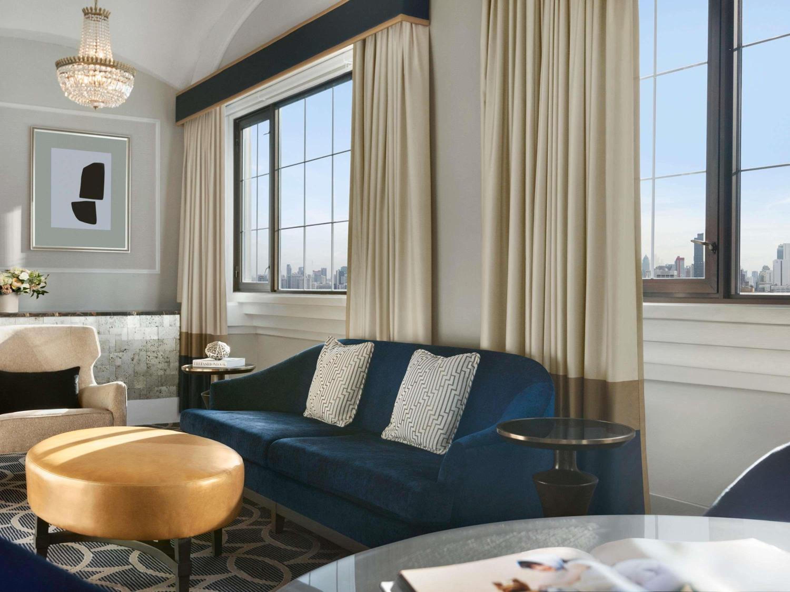 Fairmont Gold Executive Suite with City View