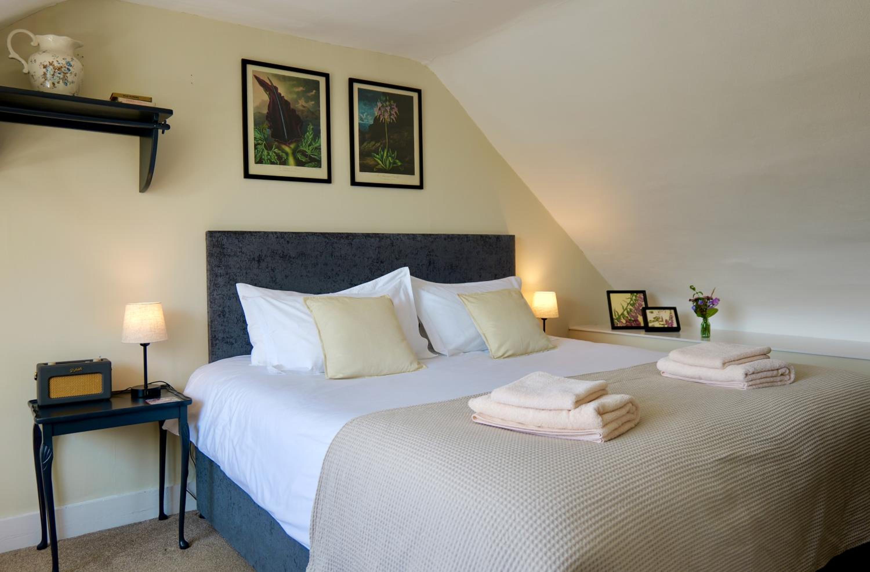 Double or Twin Room with Private Bathroom photo 2