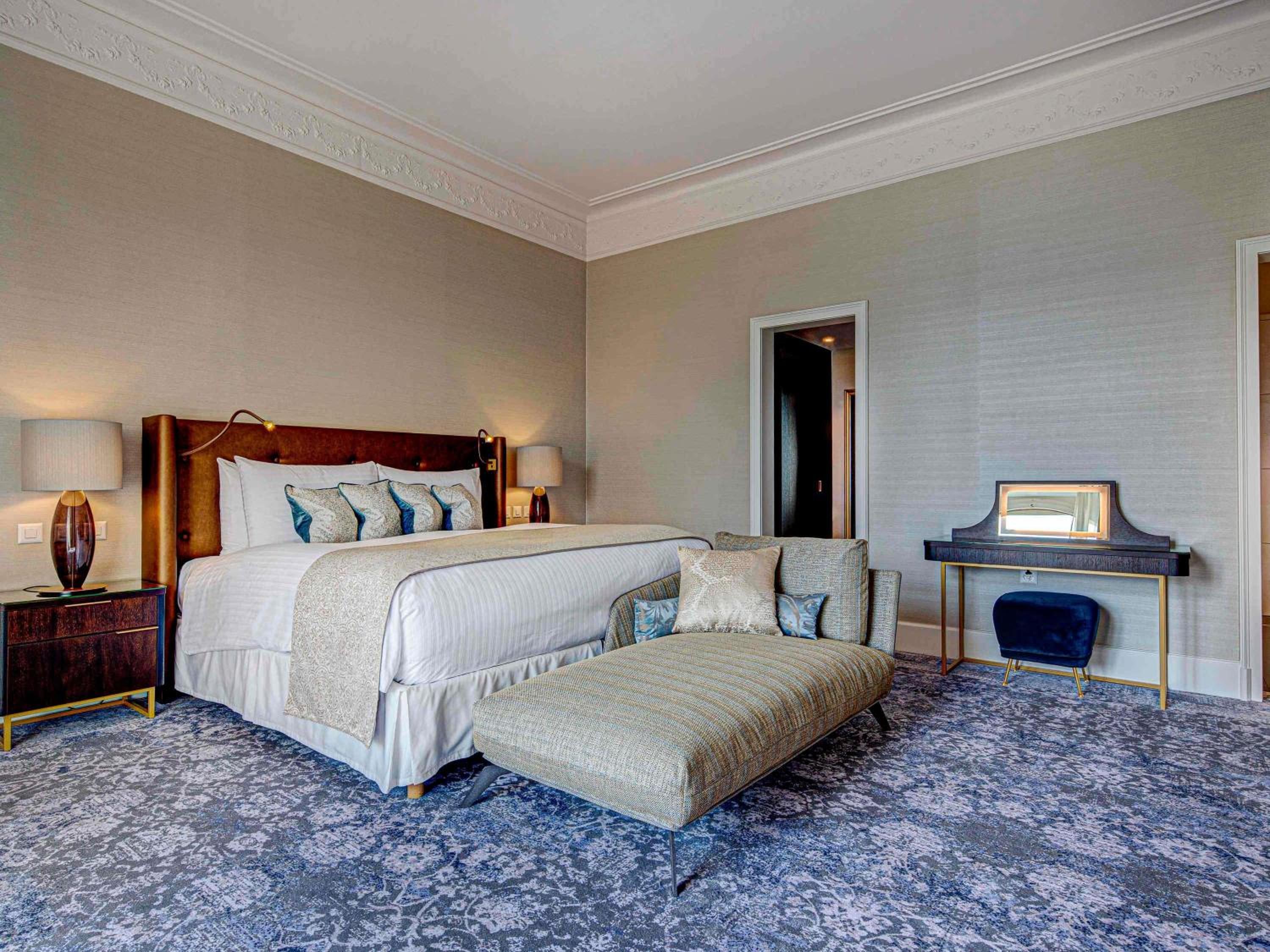 Presidential Suite with Lake View photo 2