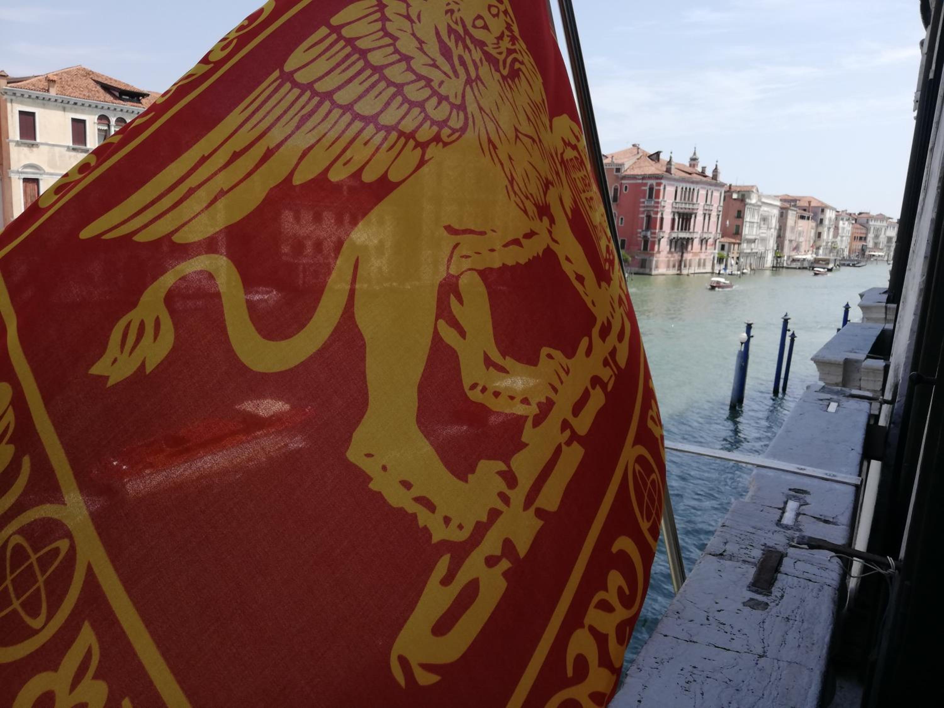 Signature Suite with Grand Canal View - Mozart photo 1