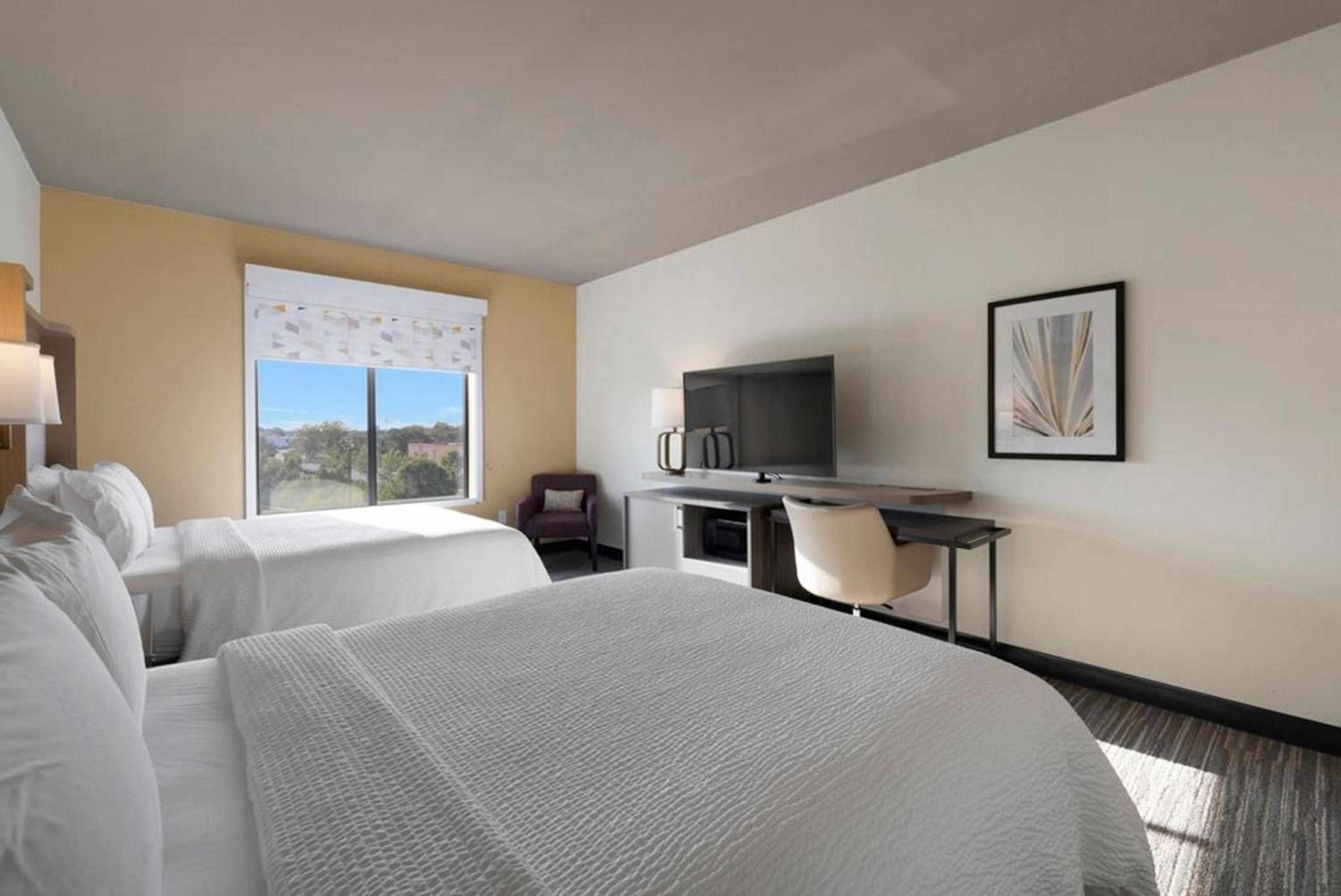 Standard Queen Room with Two Queen Beds and Communications Accessible Roll-In Shower - Photo 2