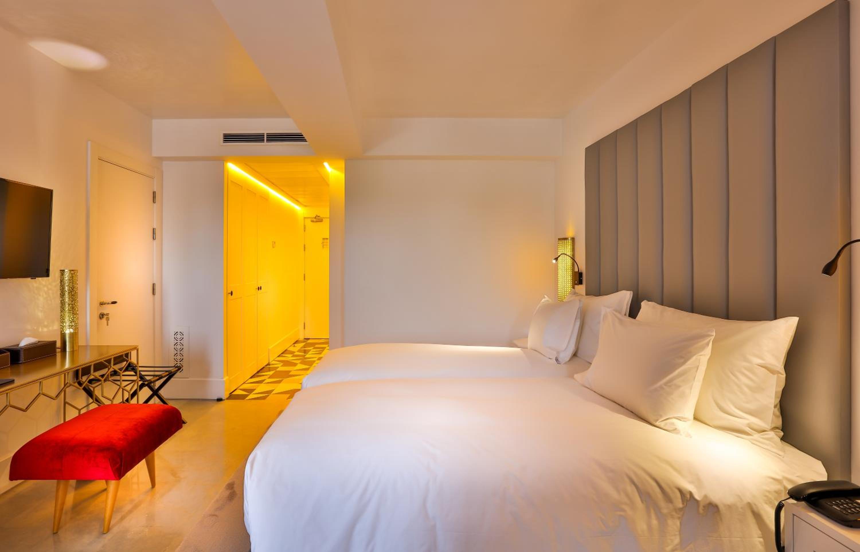 Standard Double or Twin Room - Photo 1