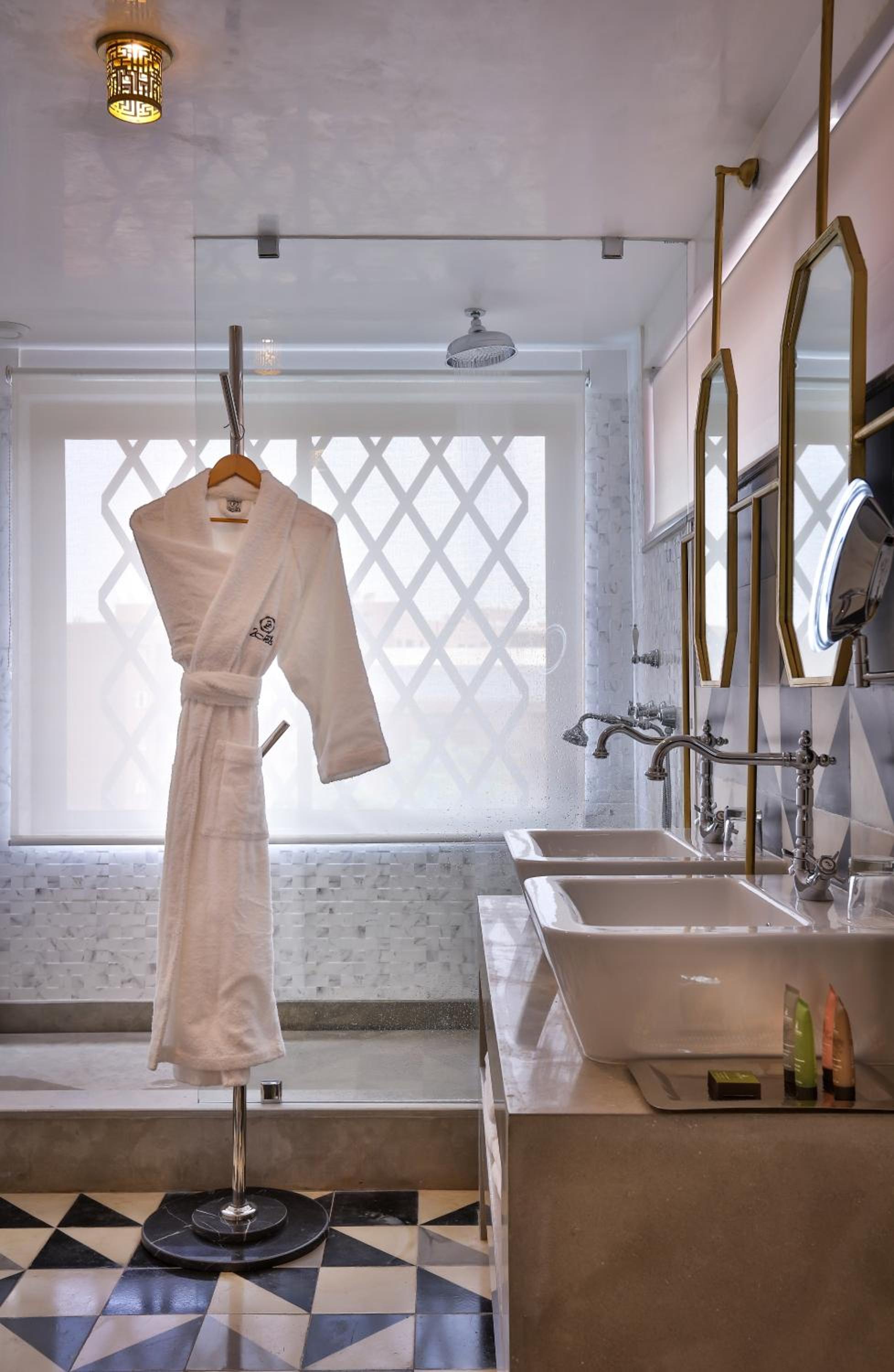 Deluxe Suite - Photo 3