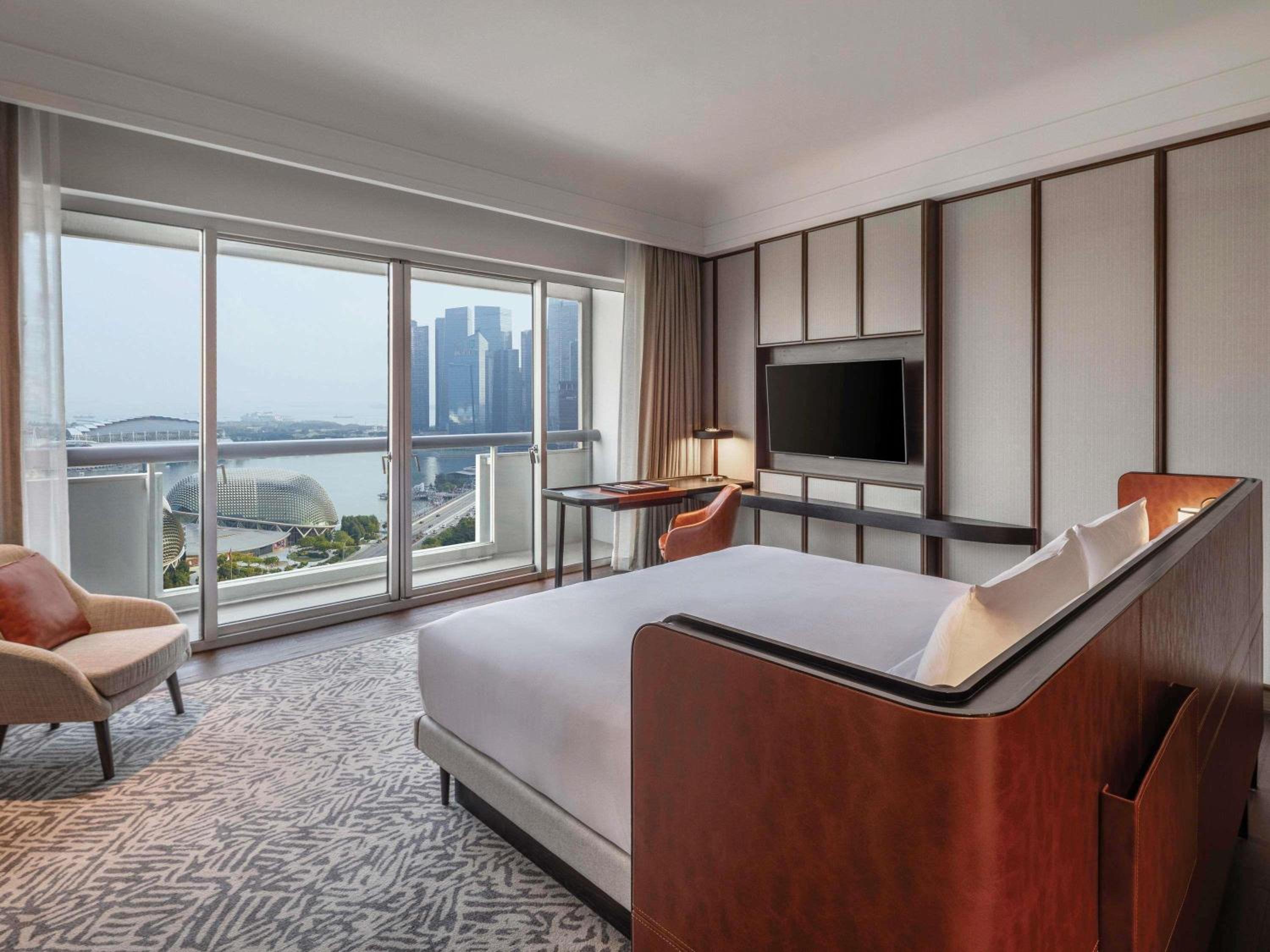 Ambassador Suite, 1 King, 2 Balconies, Lounge Access Ambassador Suite, 1 King, 2 Balconies, Lounge Access