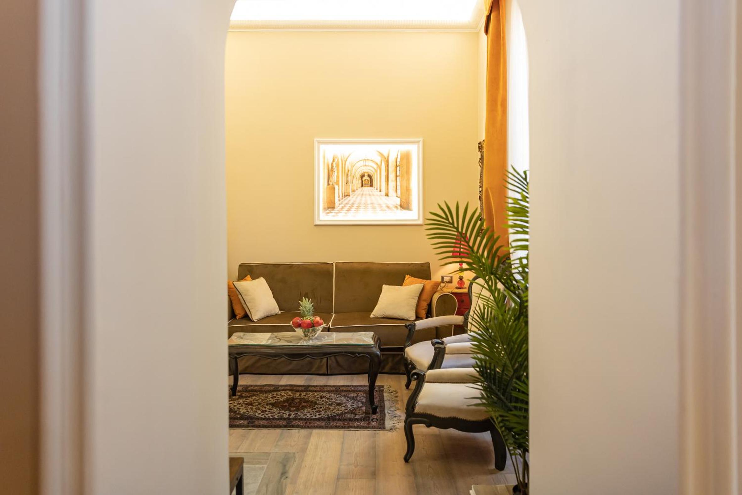 King Suite with Spa Bath photo 3