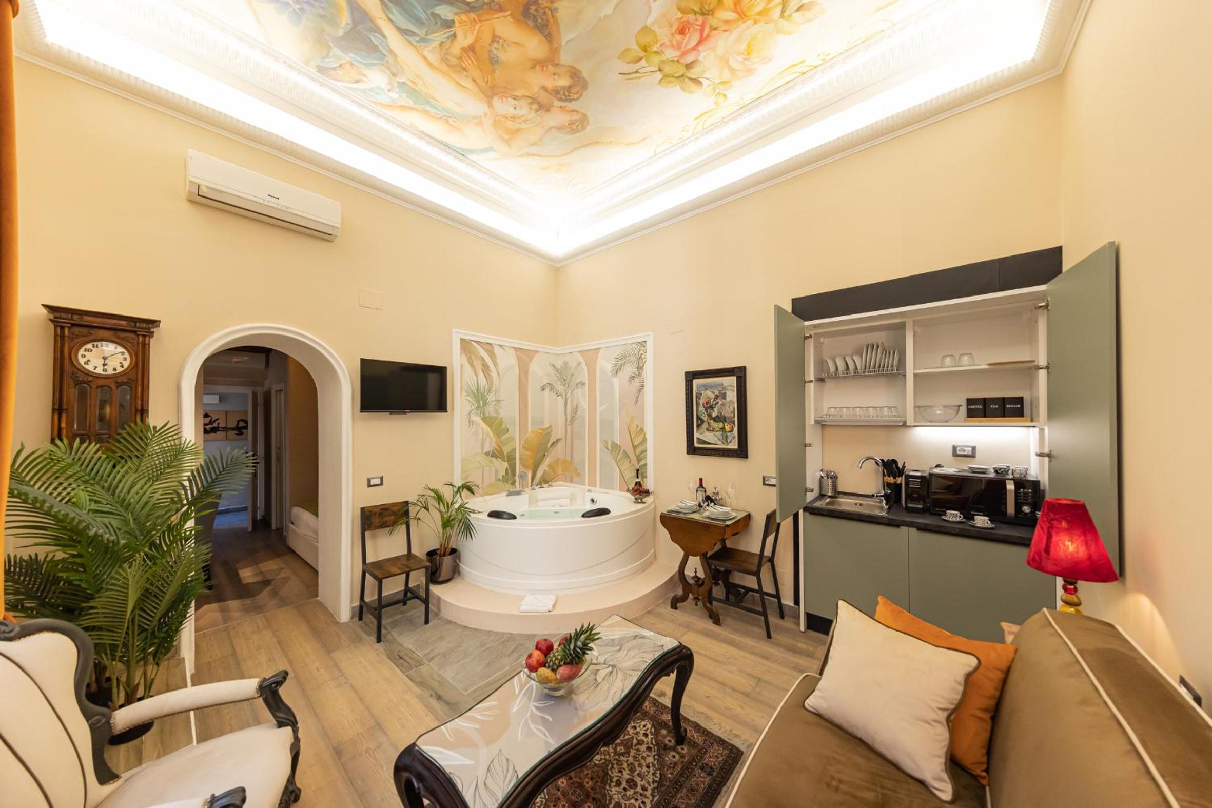 King Suite with Spa Bath photo 2