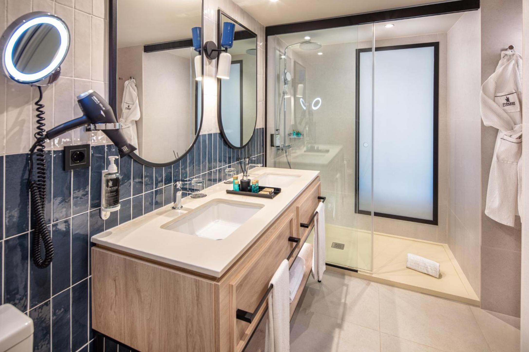 Standard Room Esencia (2 Adults + 1 Child) photo 3