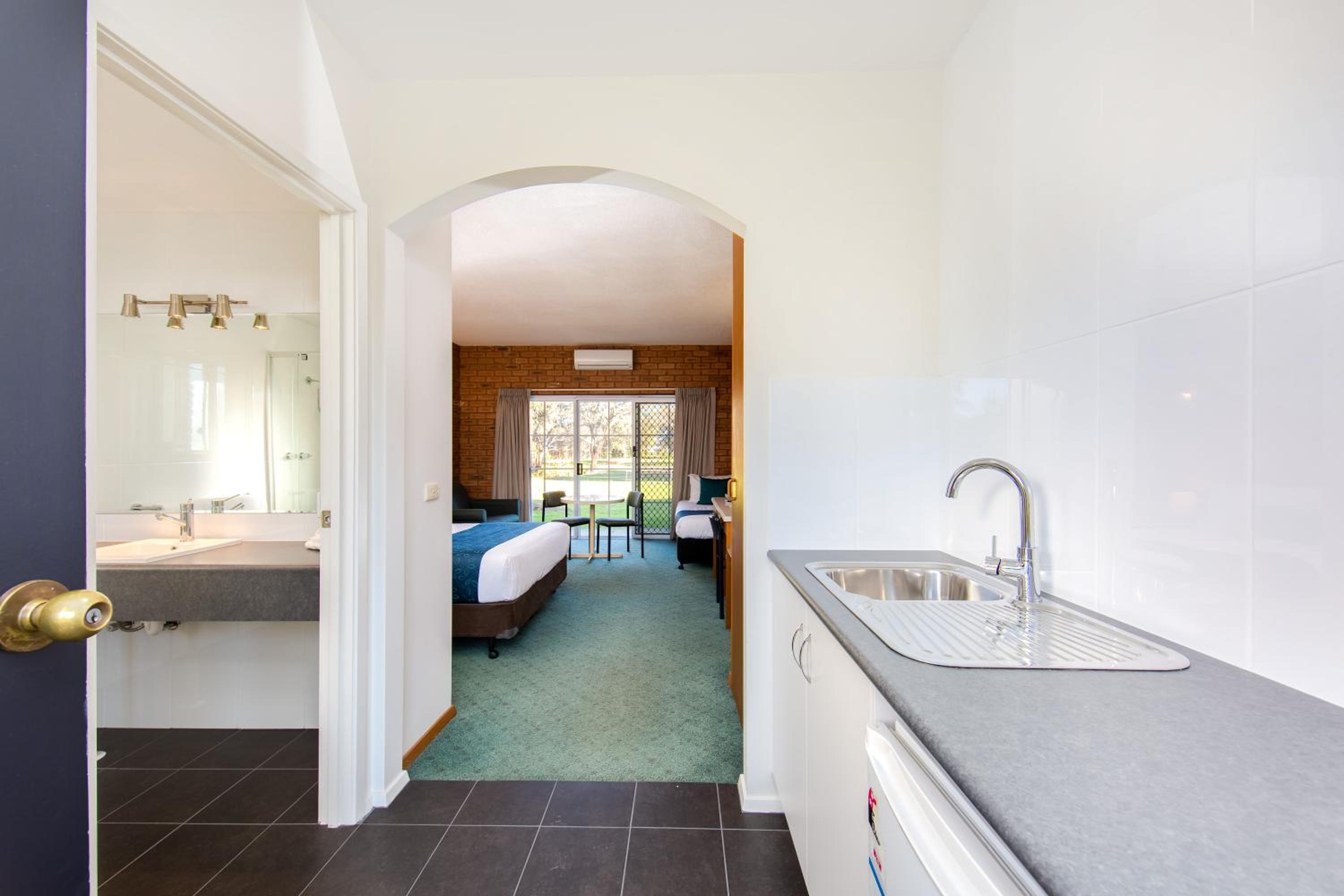 Standard Double or Twin Room photo 2