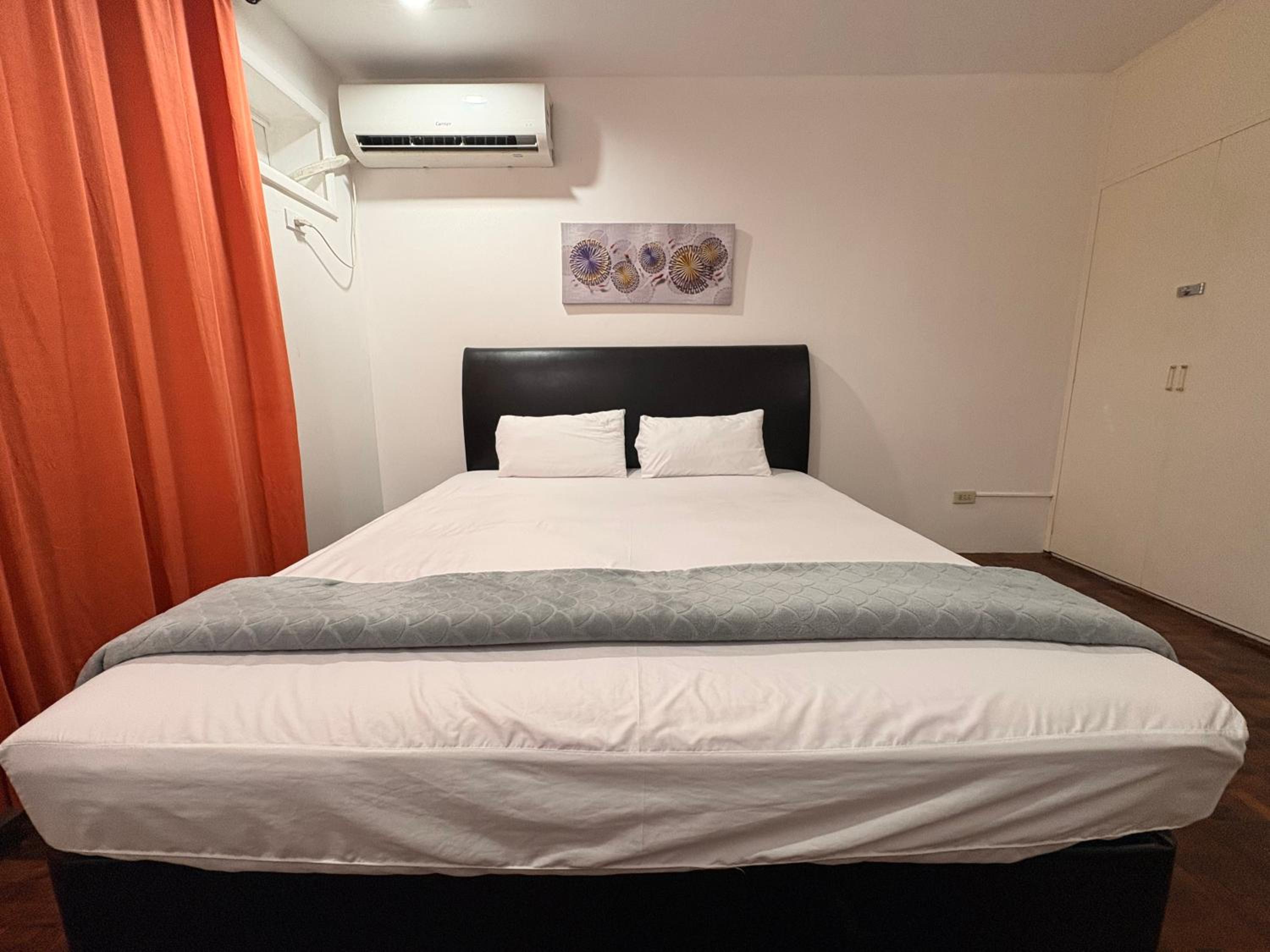 Standard King Room photo 2