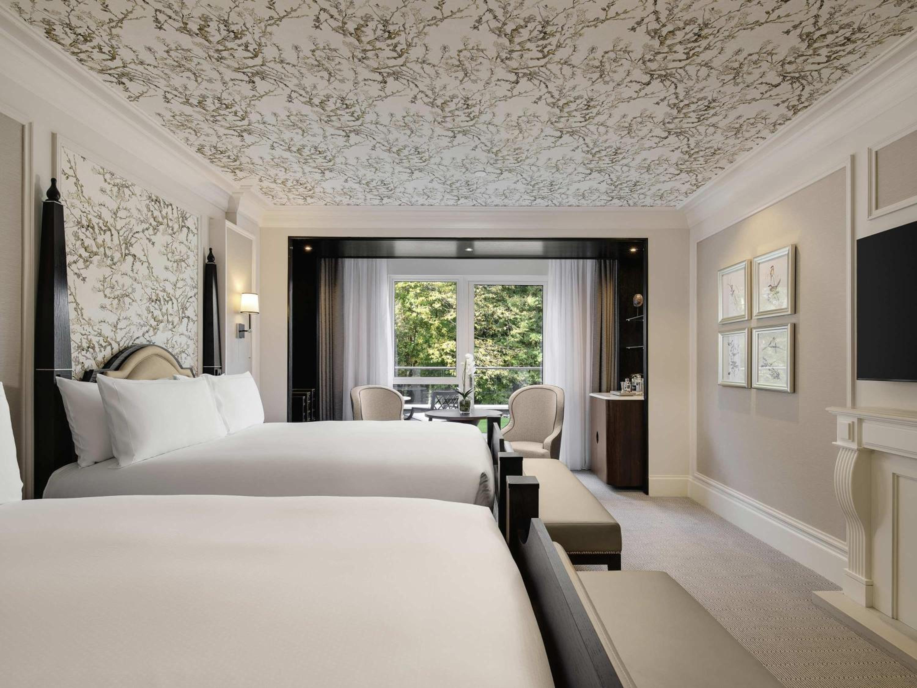 Deluxe Double Room with Balcony - Photo 2