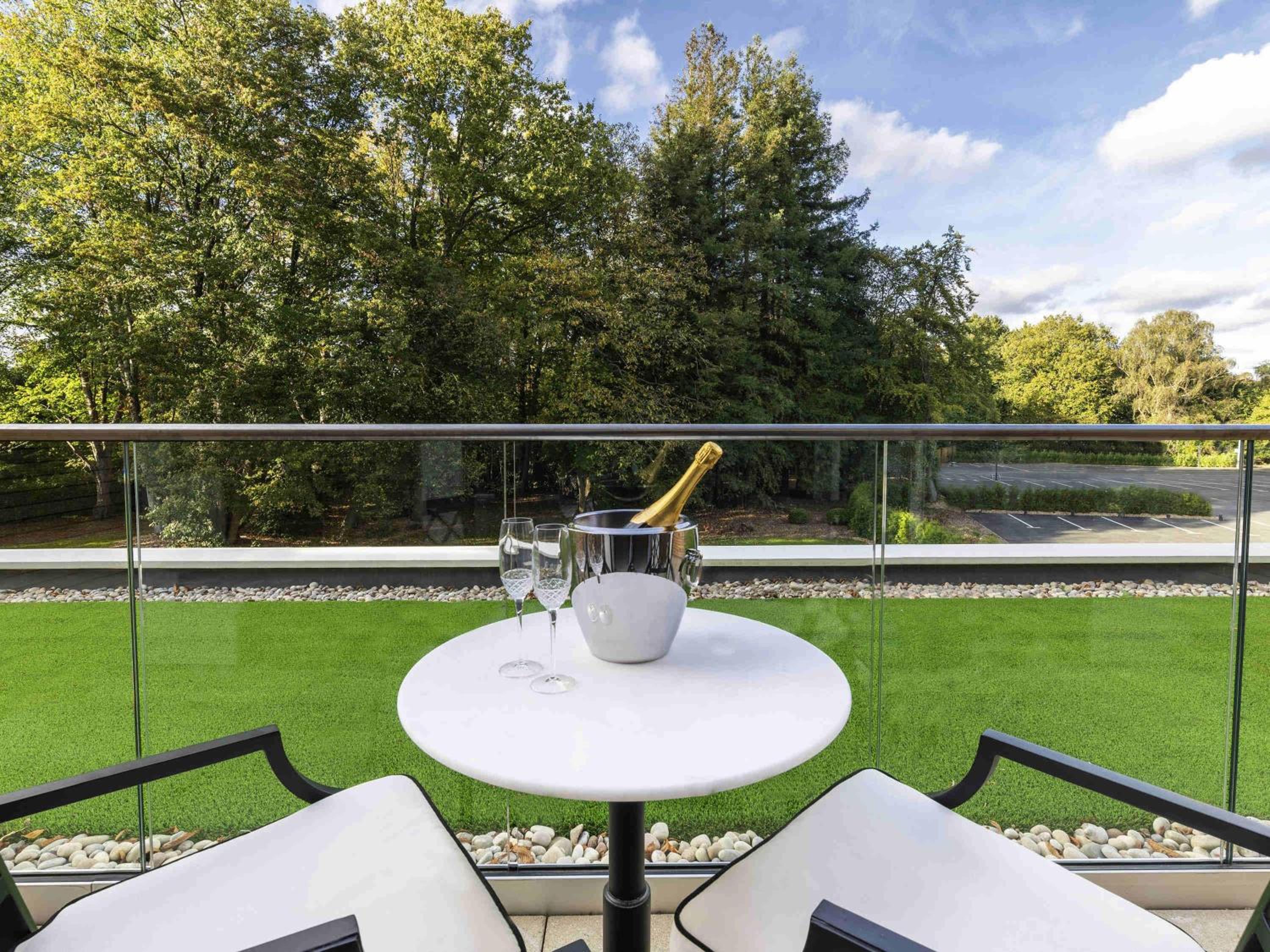 Deluxe Double Room with Balcony - Photo 3