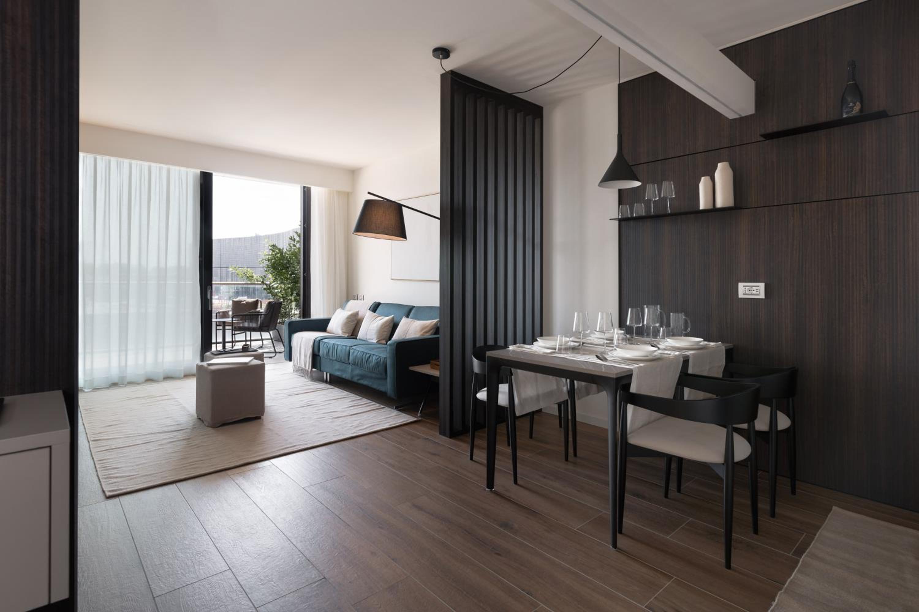 Superior One-Bedroom Apartment with Balcony