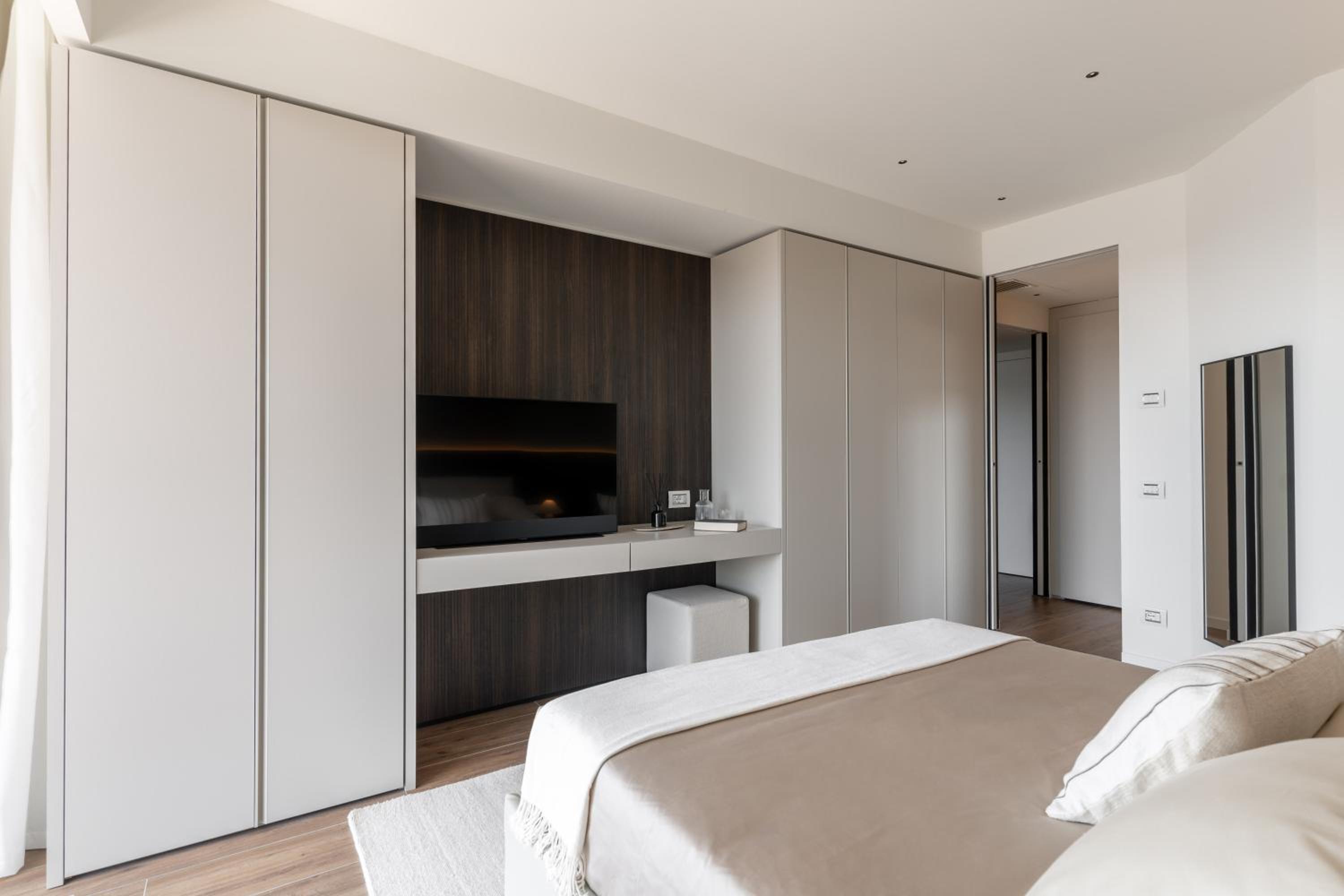 Two-Bedroom Deluxe Apartment with Balcony