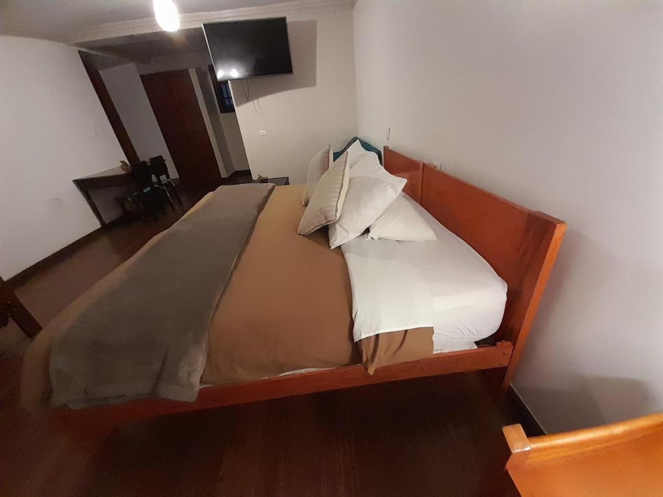 Standard King Room photo 1