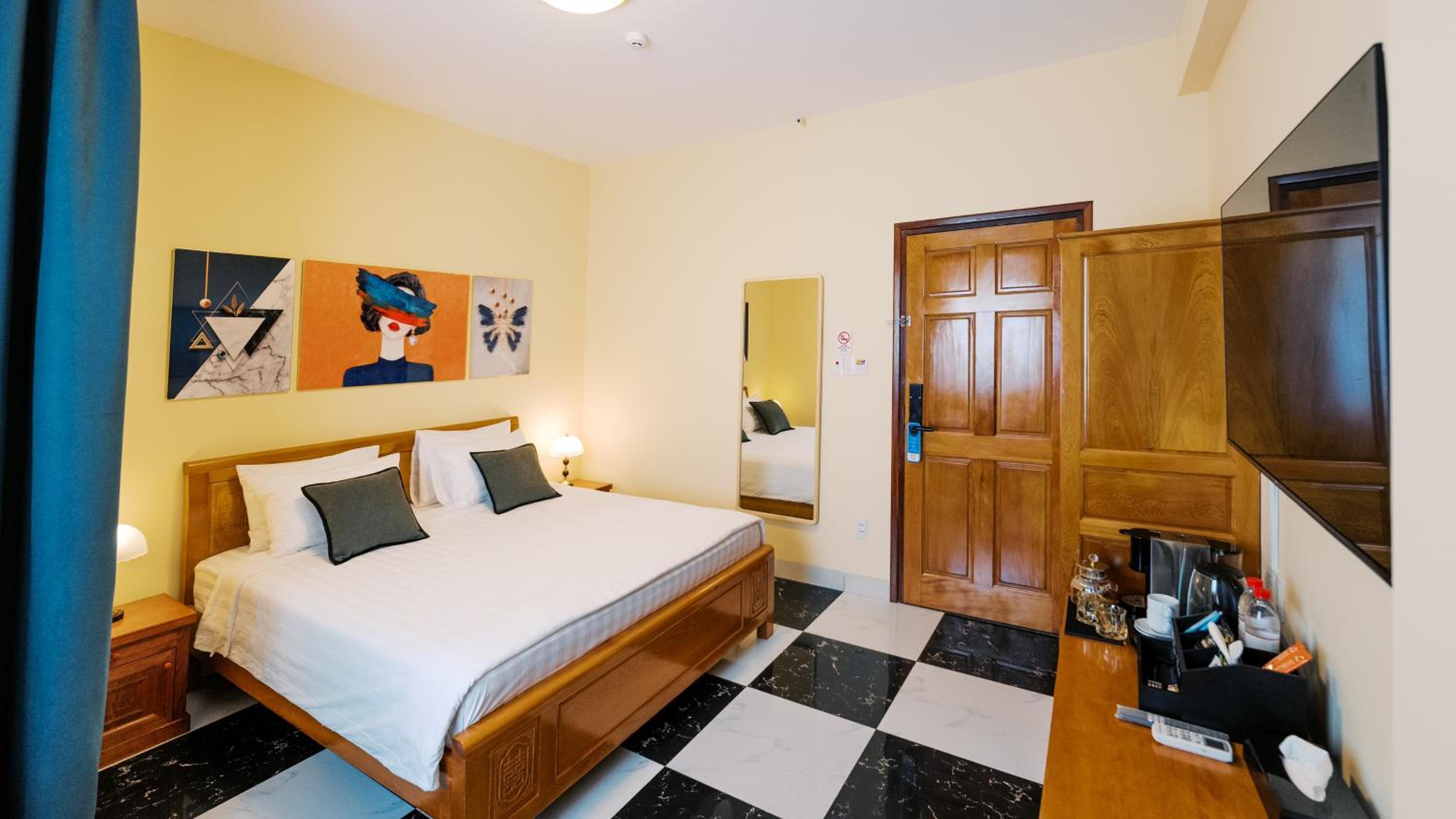 Superior King Room