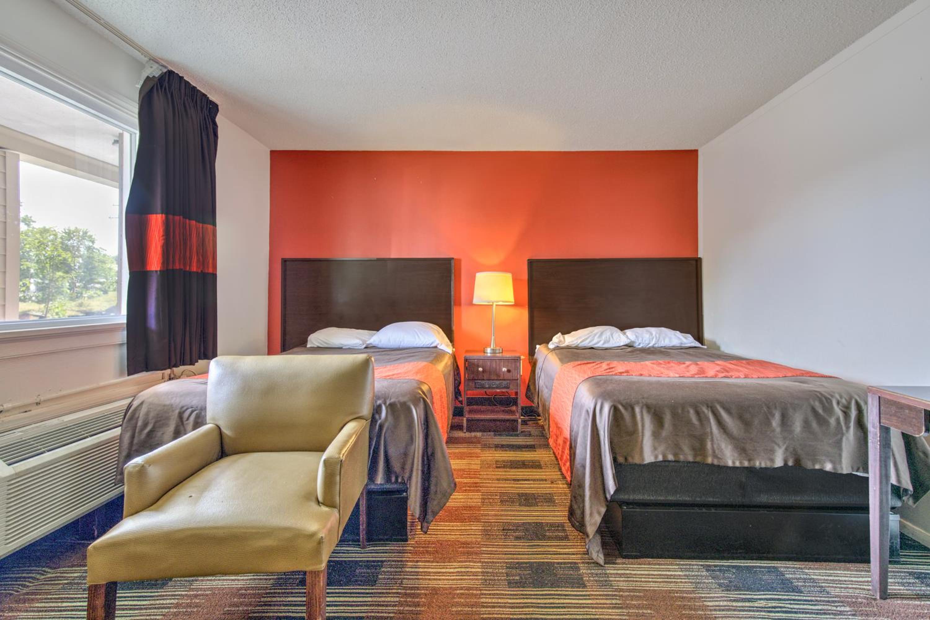 1 King Bed & 2 Full Bed photo 1