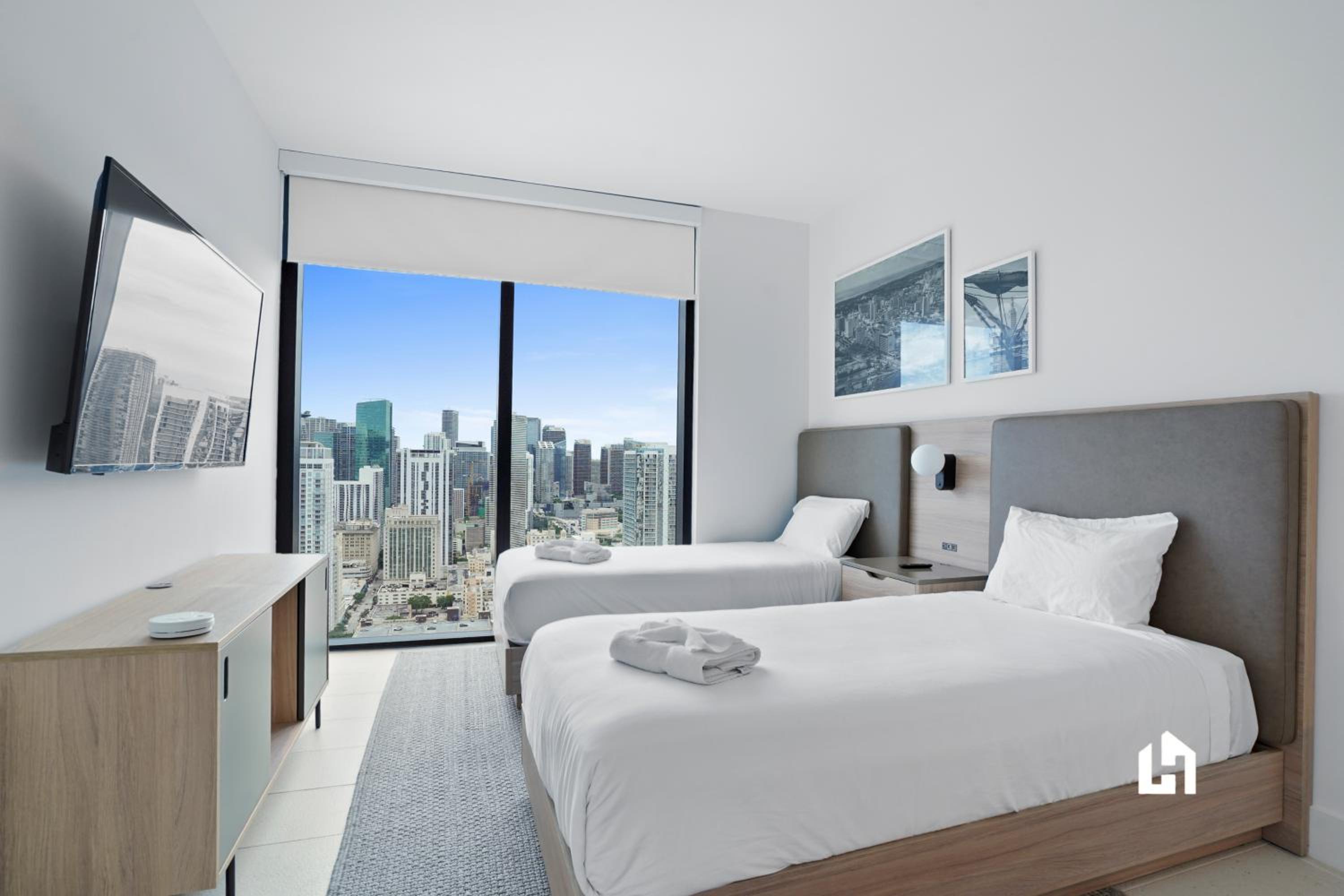 Three-Bedroom Apartment with Ocean View photo 3