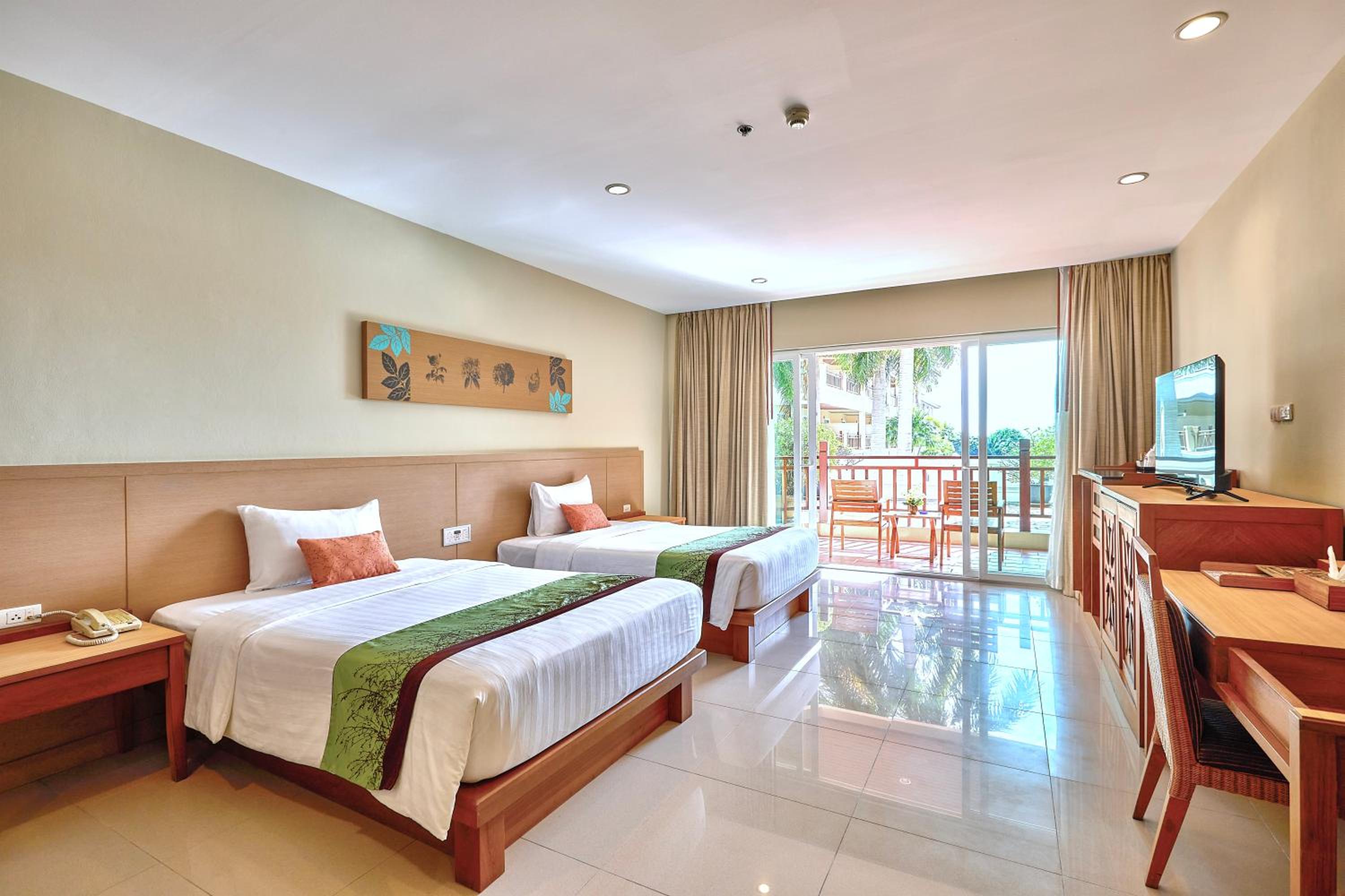 Deluxe Twin Room photo 2