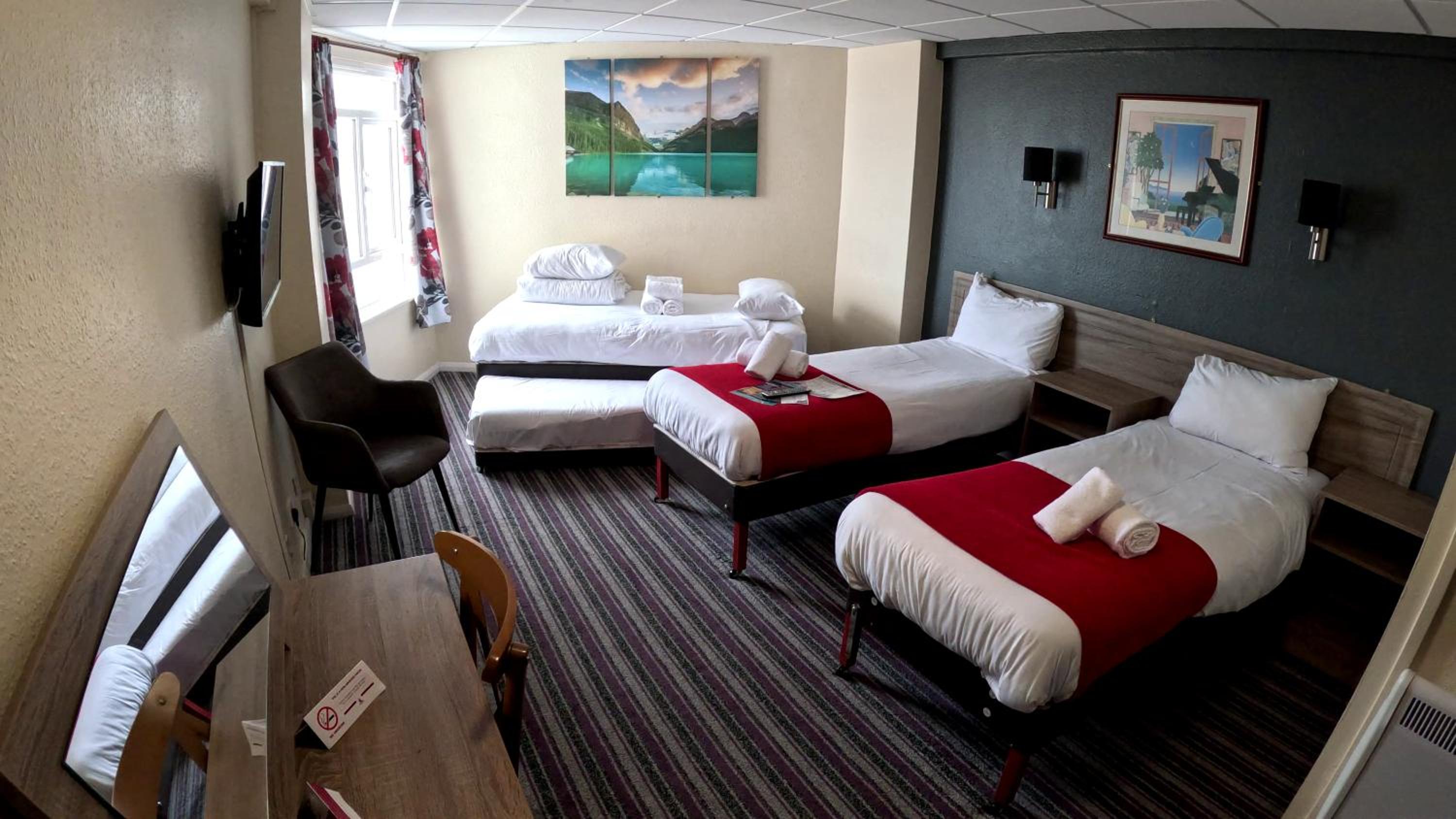 Standard Triple Room photo 2