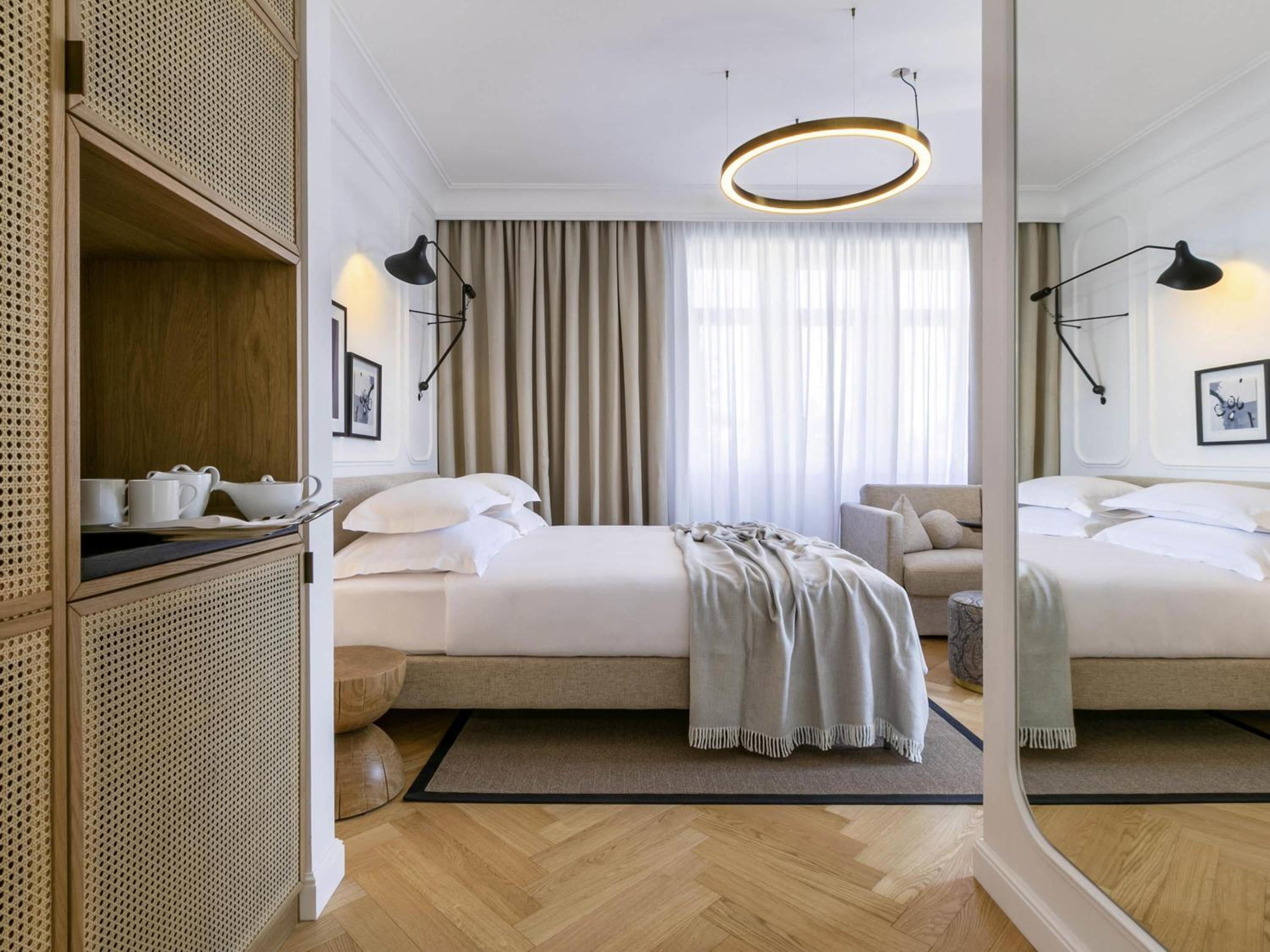 Deluxe Room - Photo 2