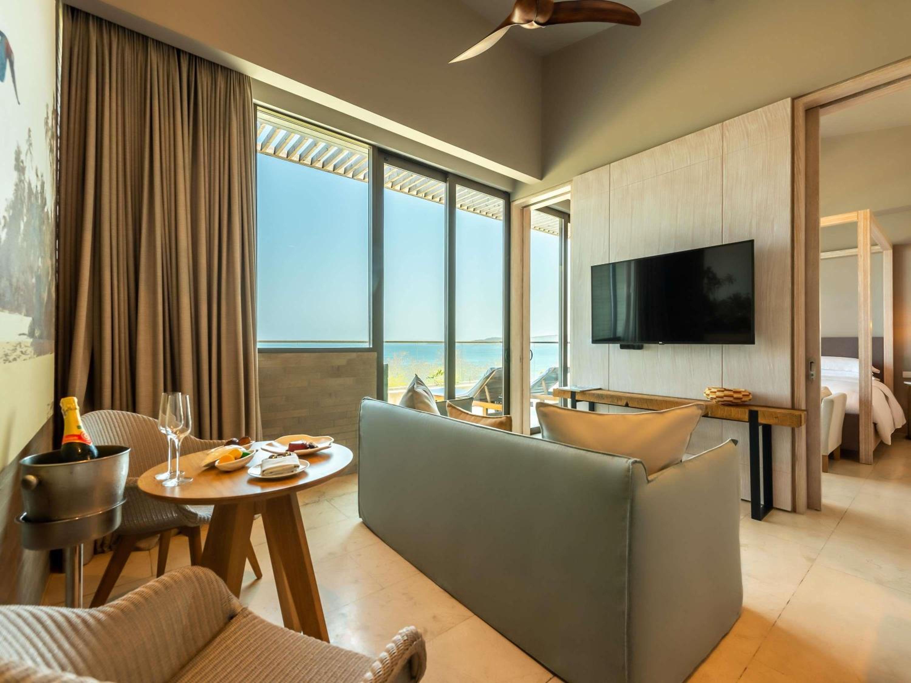 Serenity Ocean King Suite with Hot Tub photo 3