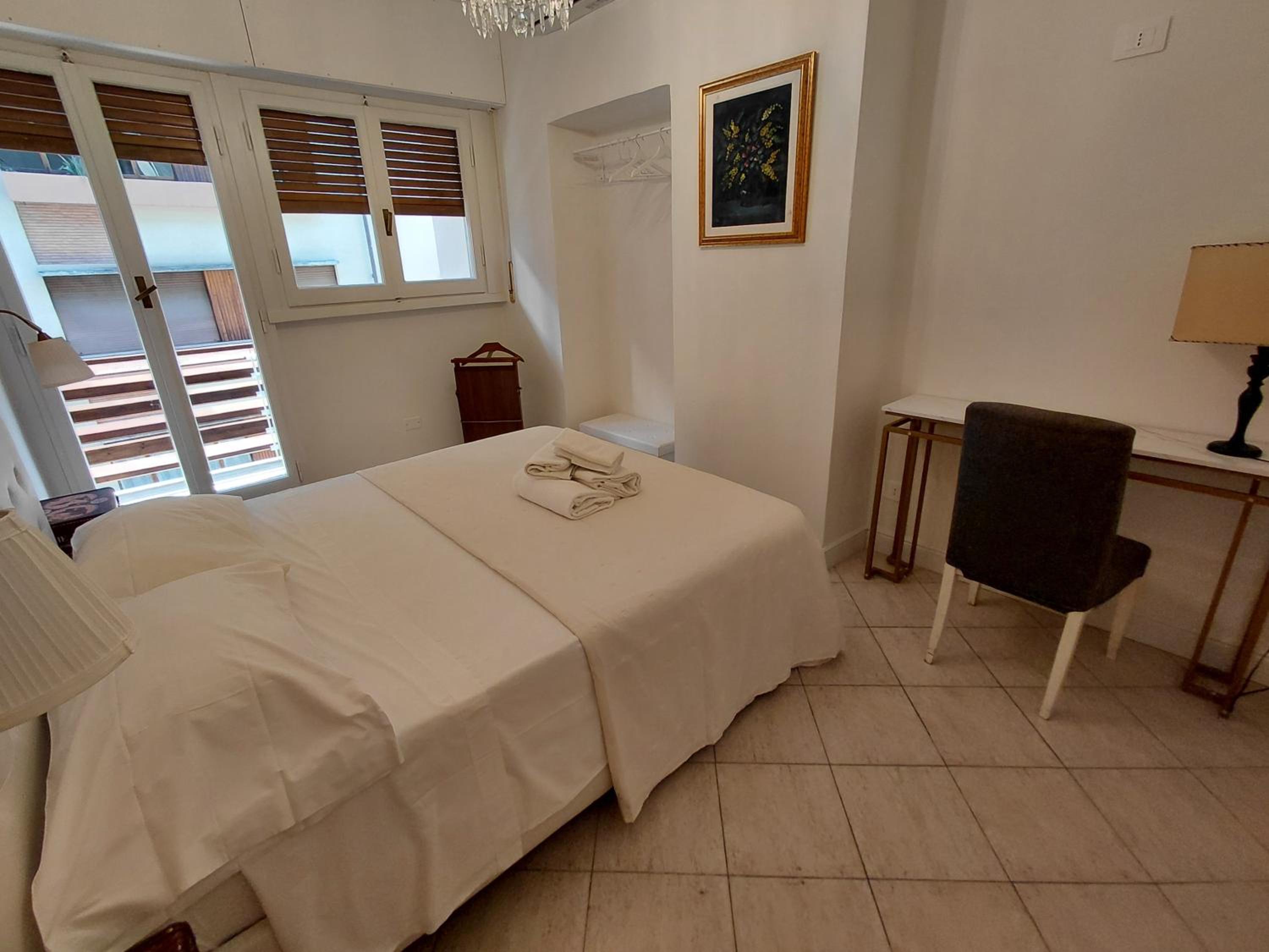 Double Room with Private External Bathroom