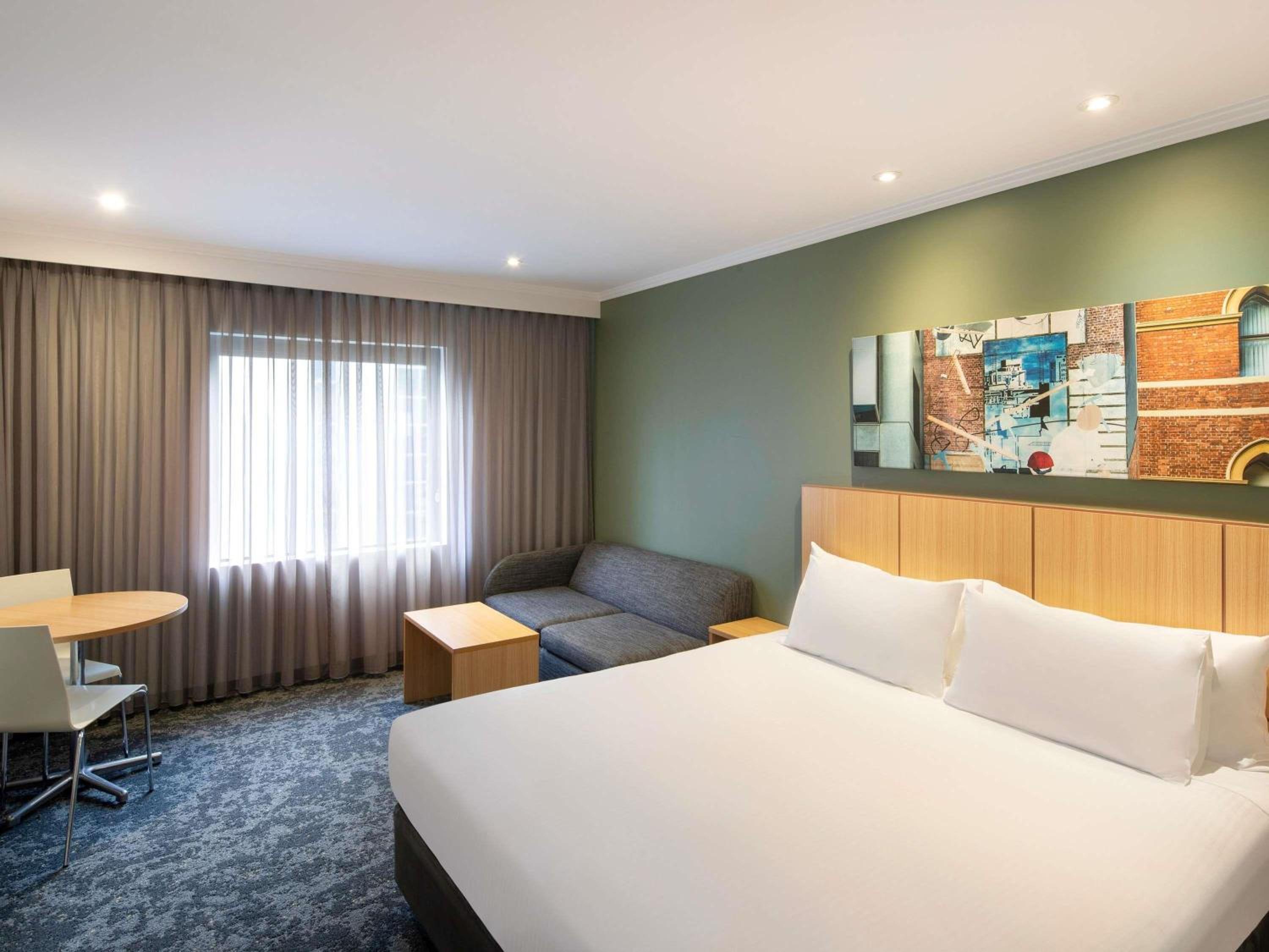Deluxe King Room with River View - Photo 4