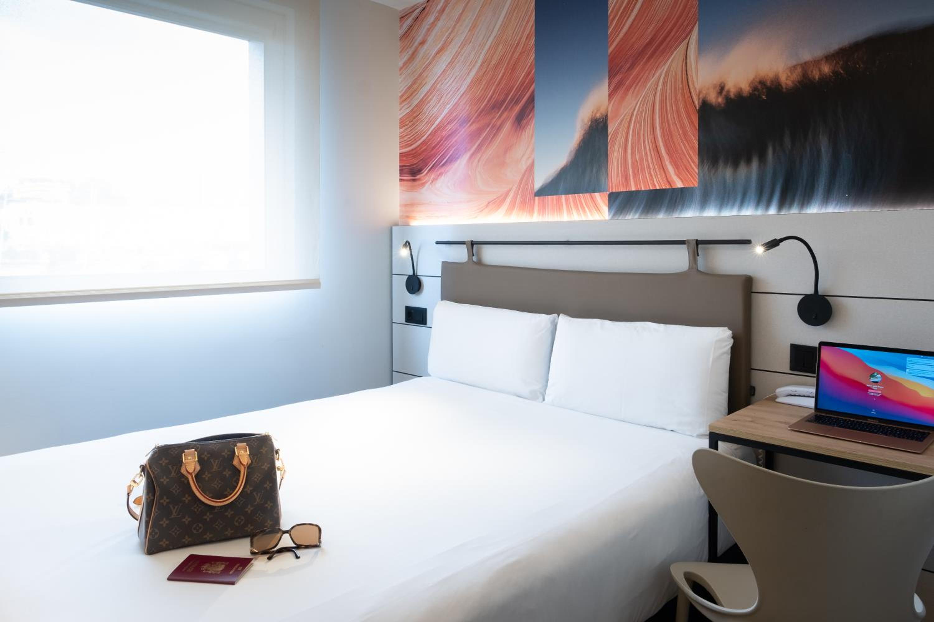 Small Standard Room - Photo 7