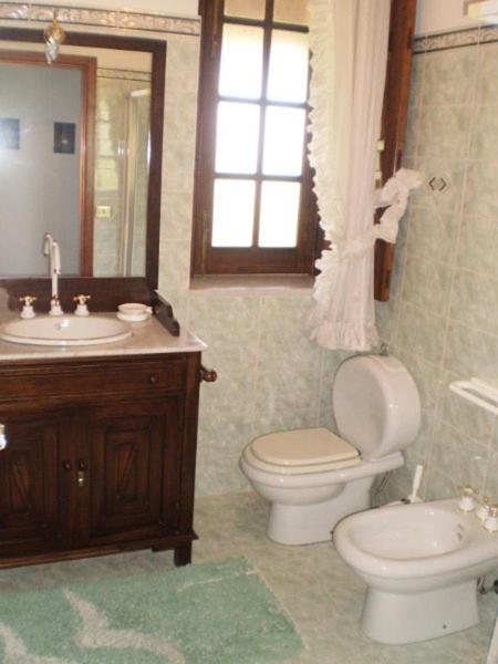Three-Bedroom House photo 3