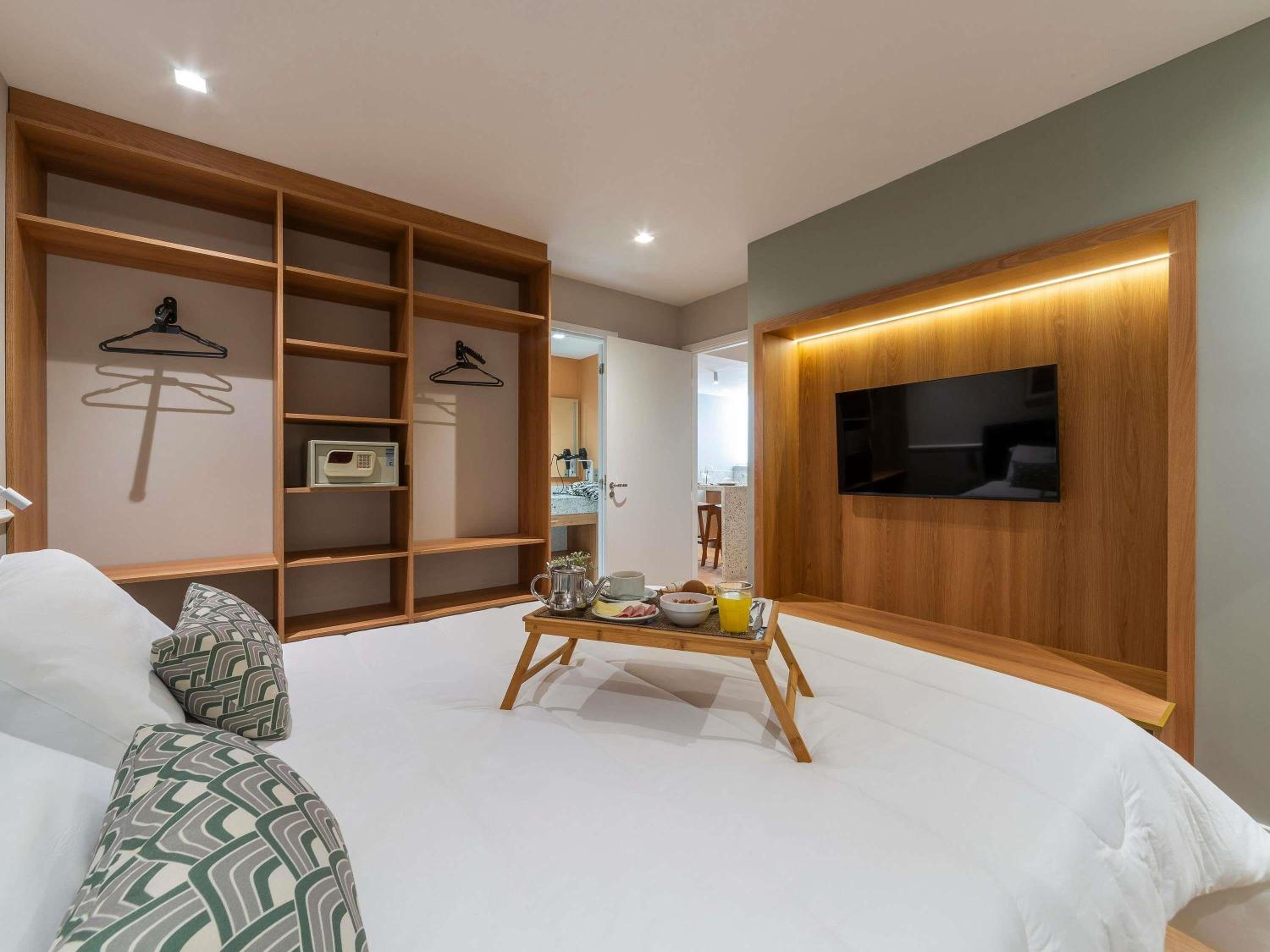 Junior Suite with Double Bed and Balcony photo 1